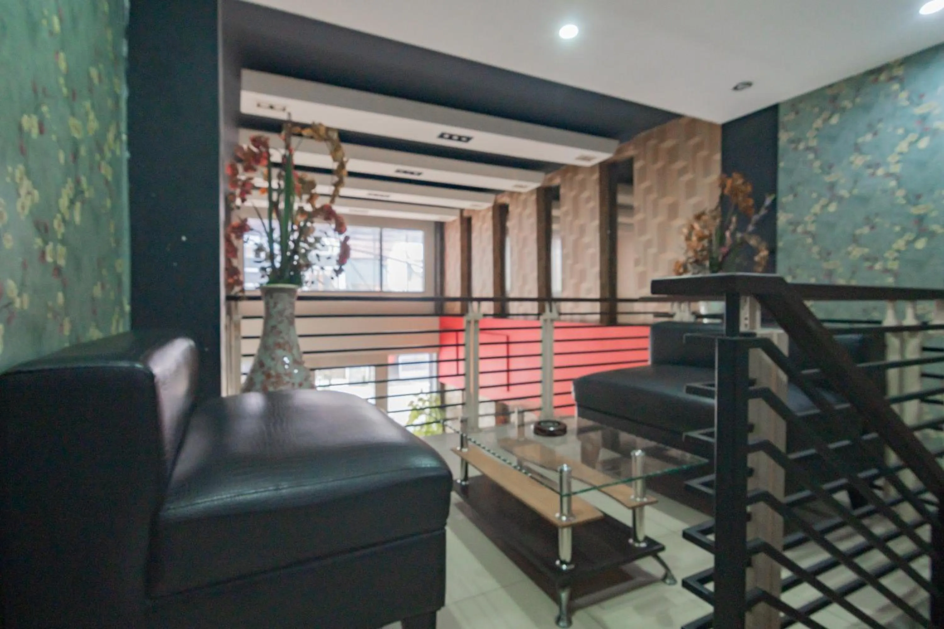 Seating area in RedDoorz near Gedung Sate 2