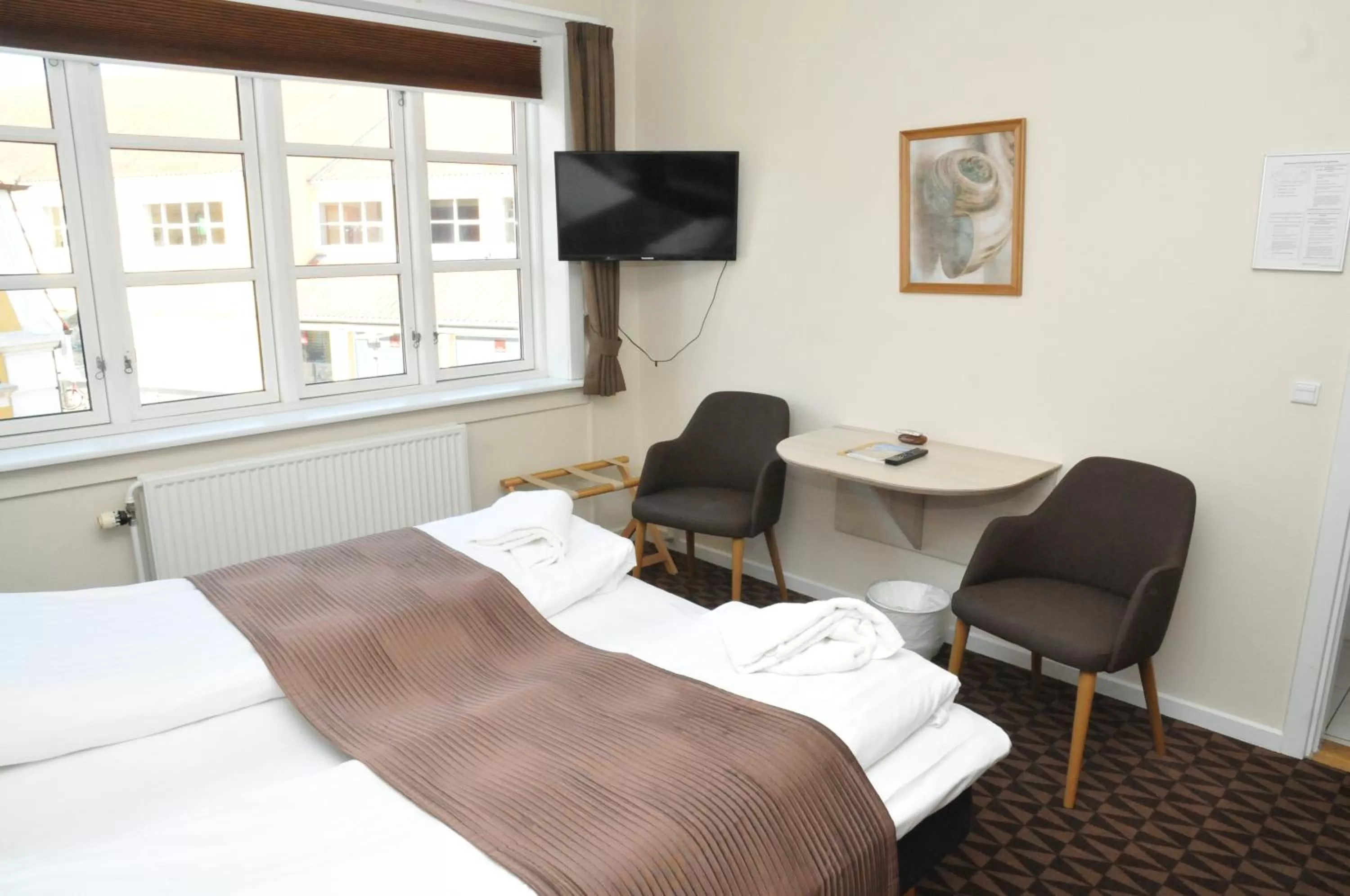 Bed in Foldens Hotel