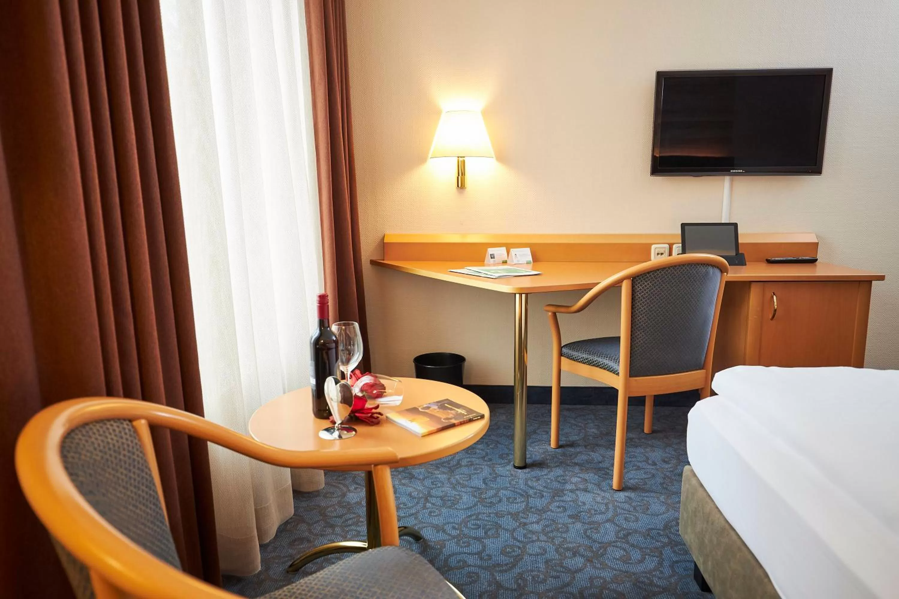 Photo of the whole room, TV/Entertainment Center in Flair Hotel Stadt Höxter