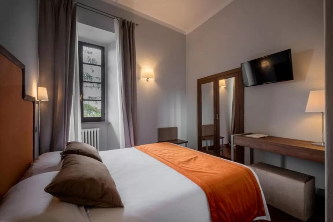 Bed in Bosone Palace