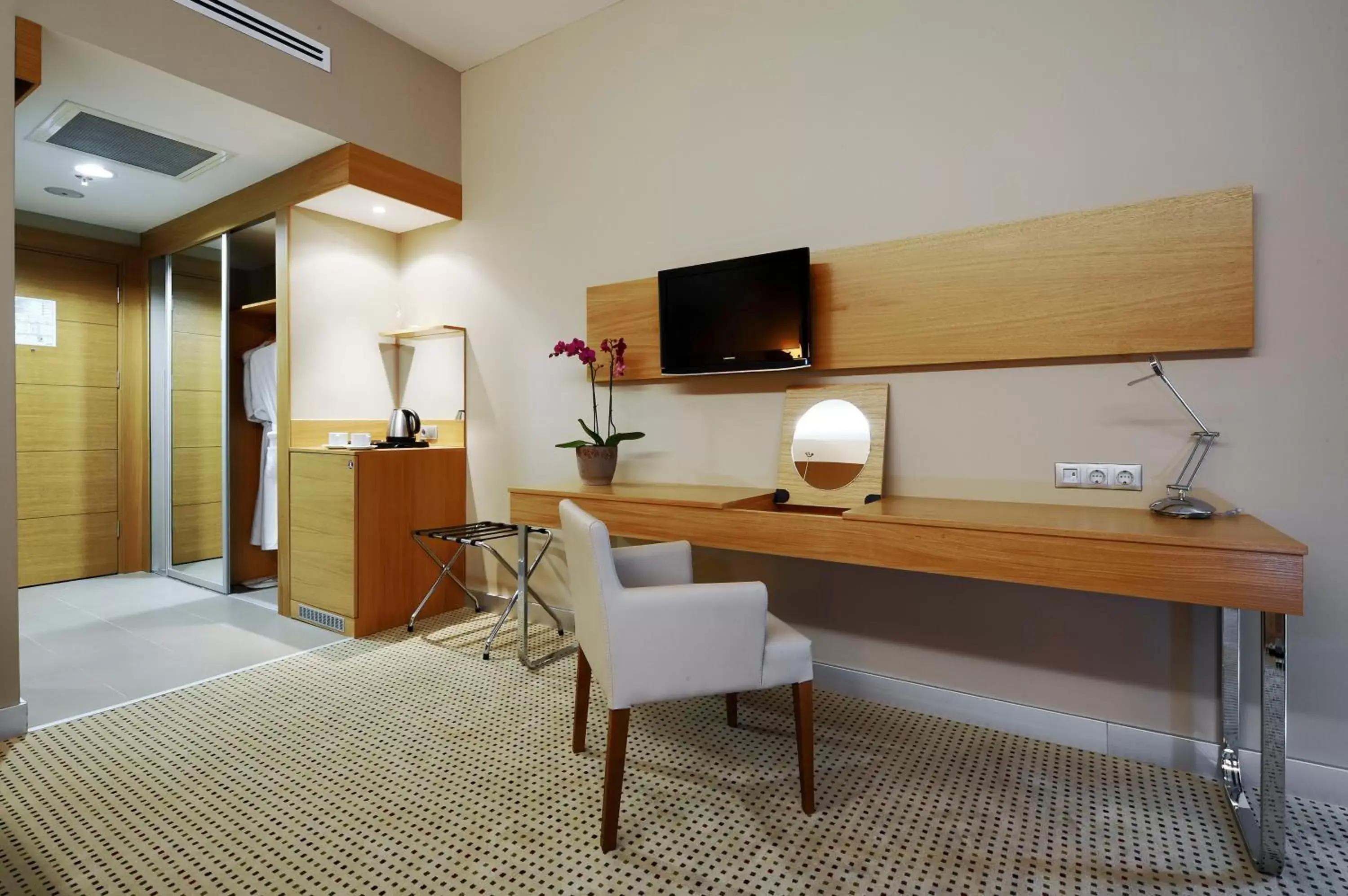Twin Room - single occupancy - Disability Access in Ramada by Wyndham Podgorica Twin Room - single occupancy - Disability Access in Ramada by Wyndham Podgorica
