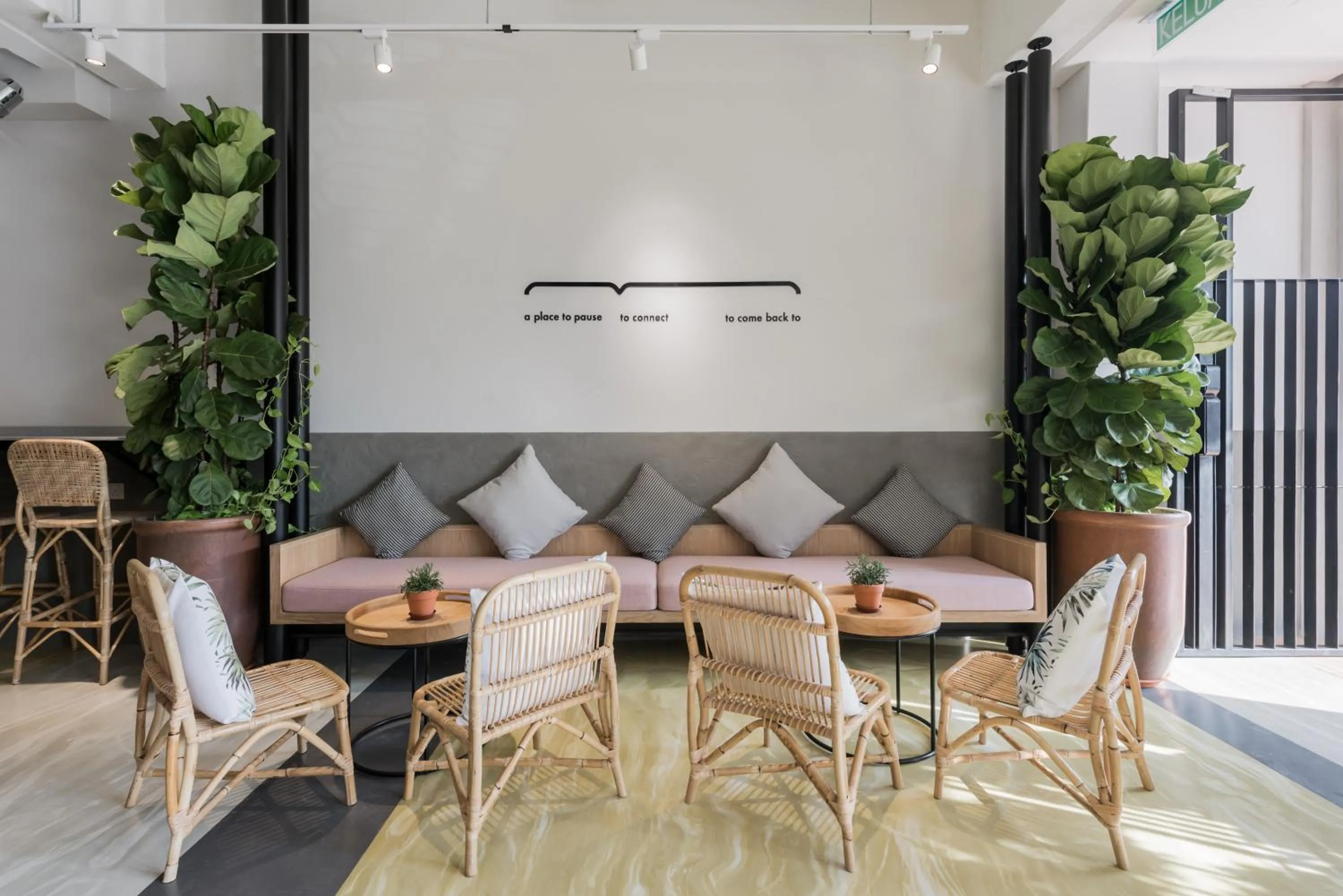 Seating area in Bunk & Bilik Hotel Jalan Ipoh