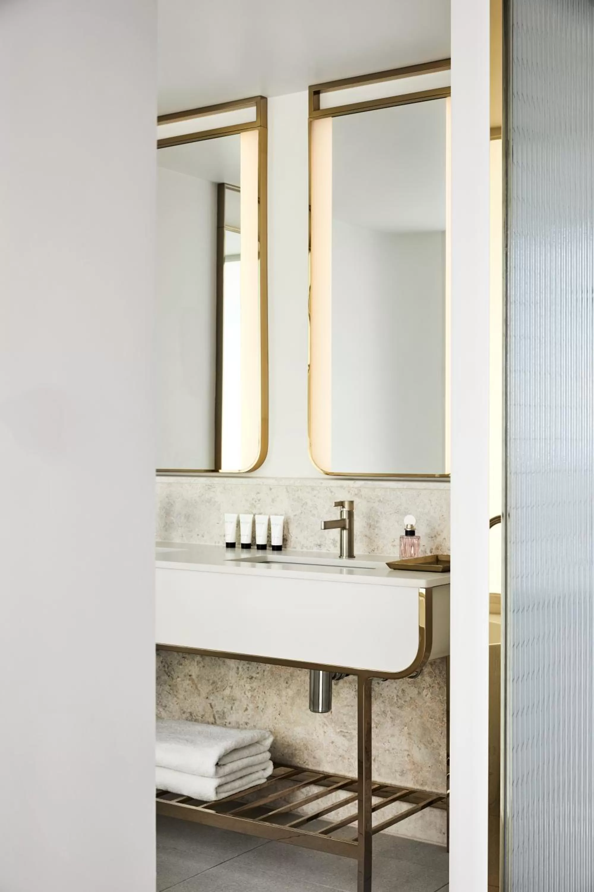 Bathroom in Hotel Chadstone Melbourne MGallery Collection