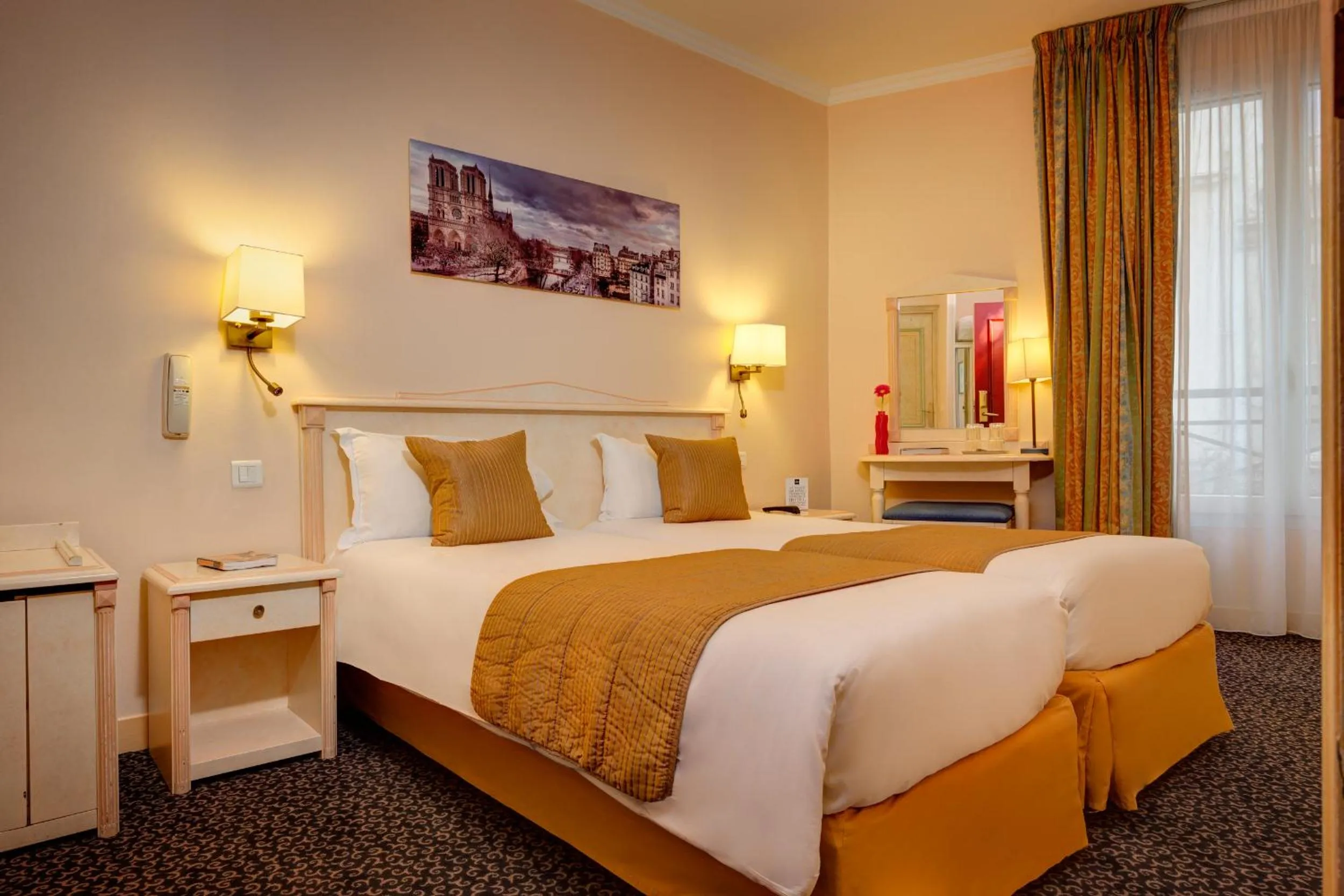 Standard Twin Room in hotel L