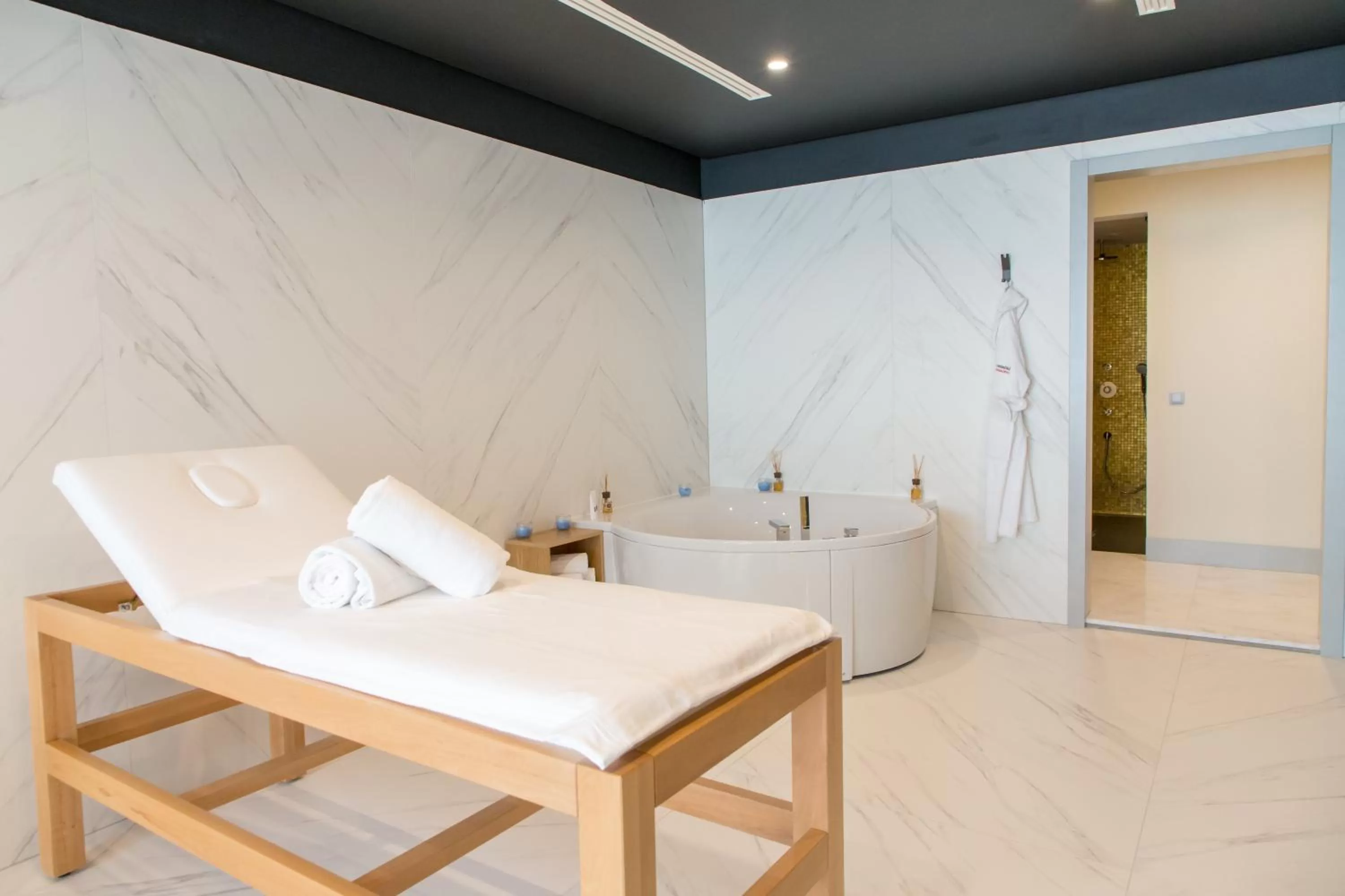 Hot Tub in Swissotel Sarajevo