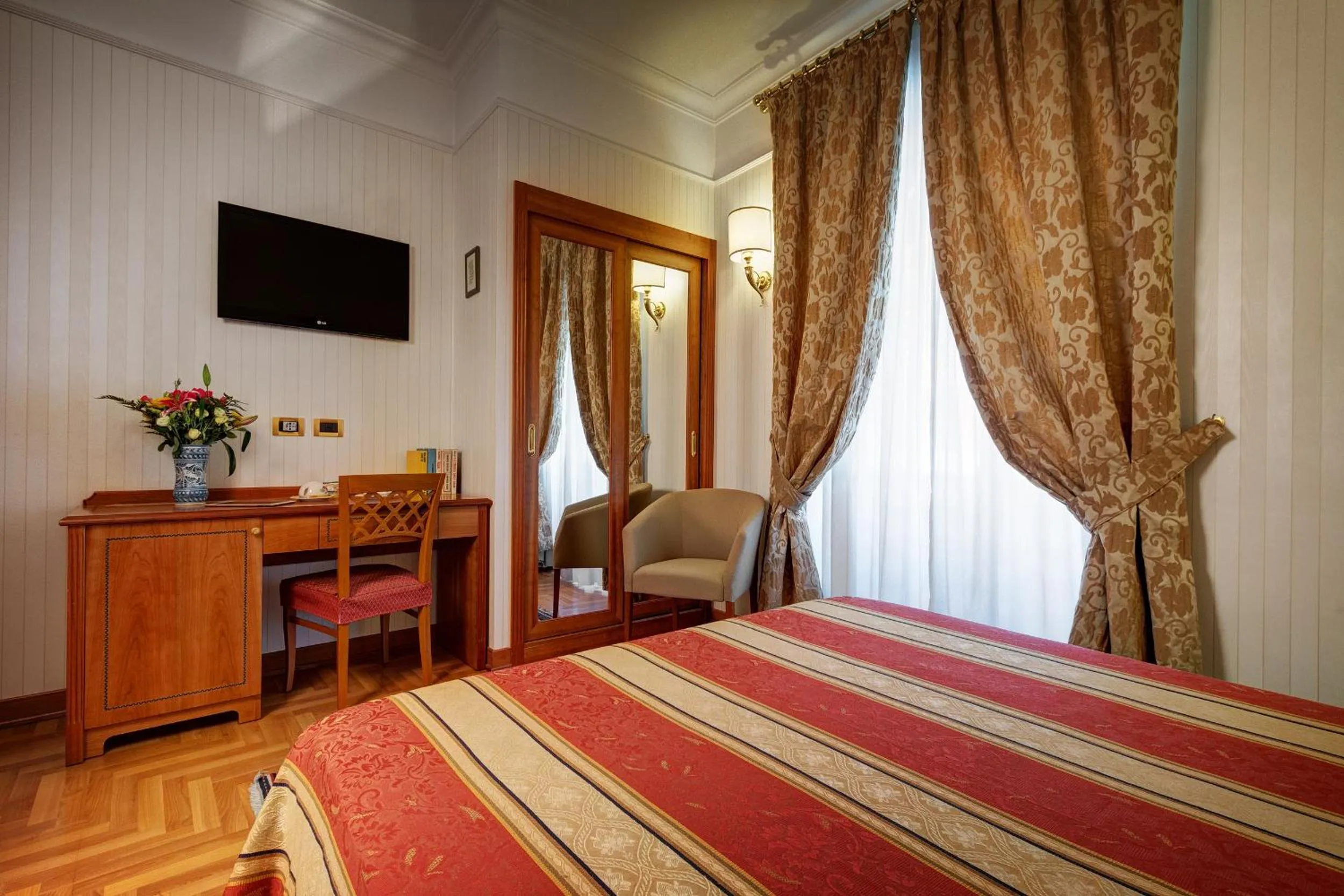 Photo of the whole room, Bed in Residenza RomaCentro