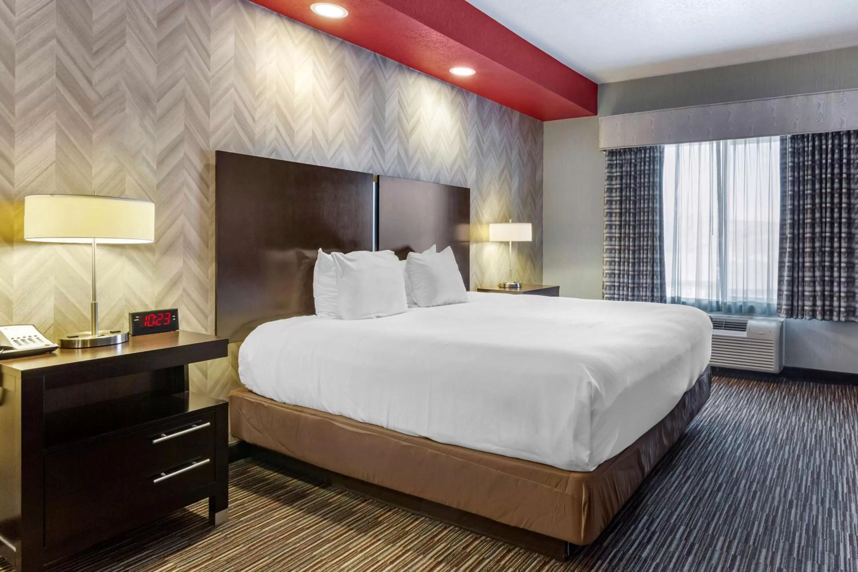 King Room with Roll-in Shower - Non-Smoking in Best Western Plus Gallup Inn & Suites