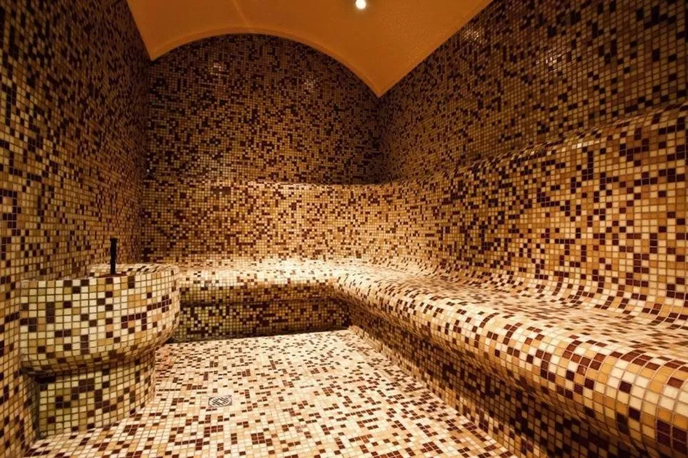 Spa and wellness centre/facilities in Parklands Hotel & Pool