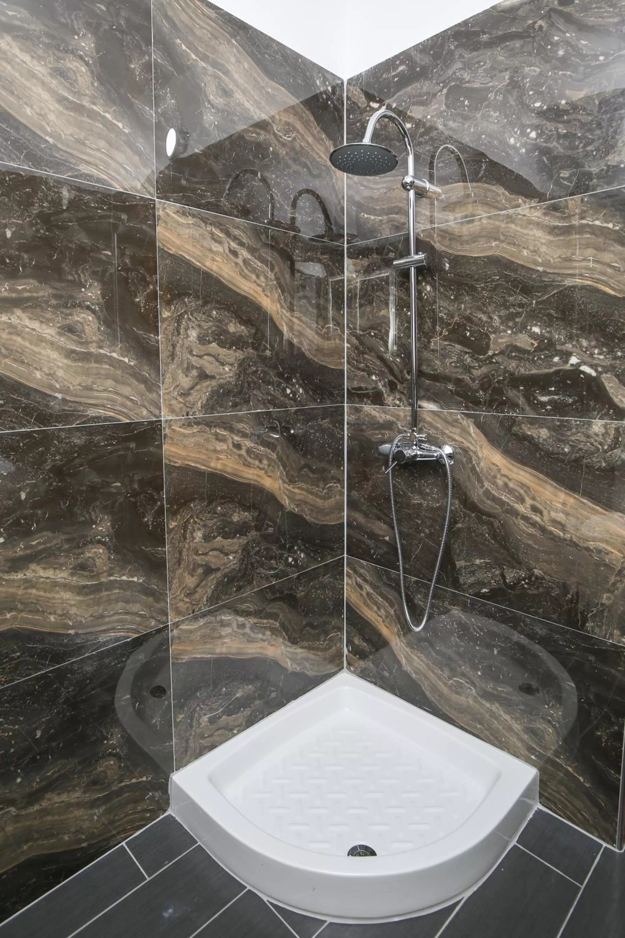 Shower, Bathroom in Hotel Vila Stefa