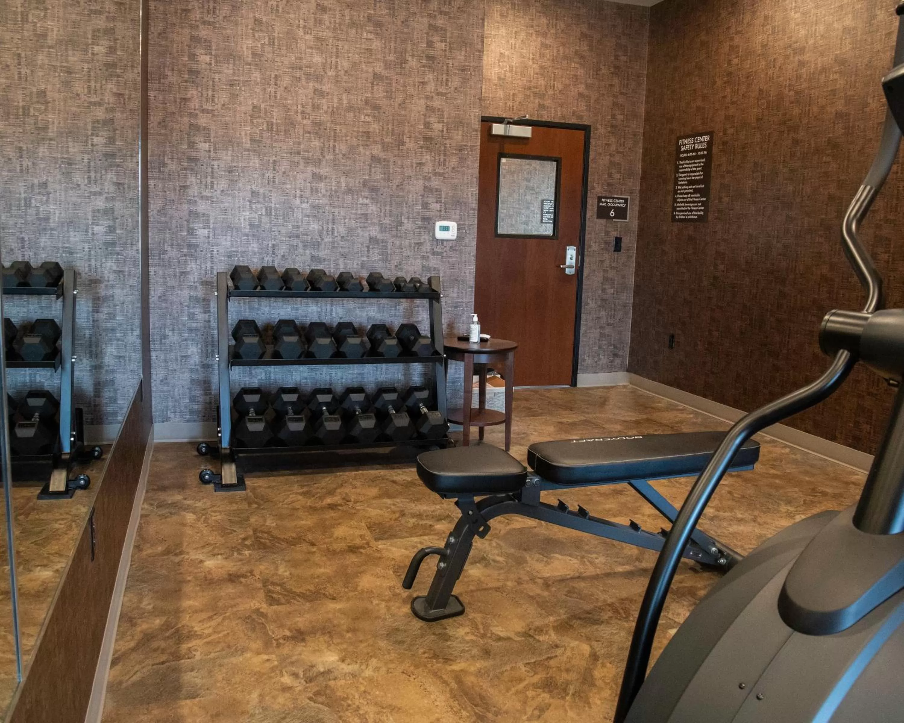 Fitness centre/facilities in Cobblestone Hotel & Suites - Two Rivers