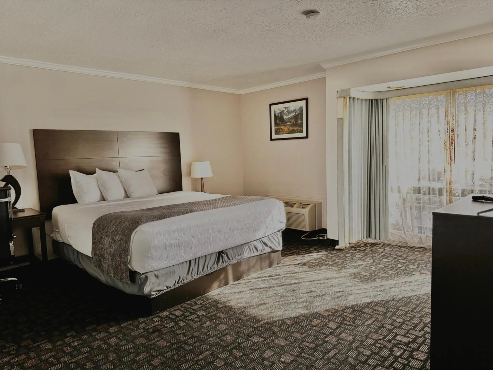 Bed in Discovery Inn