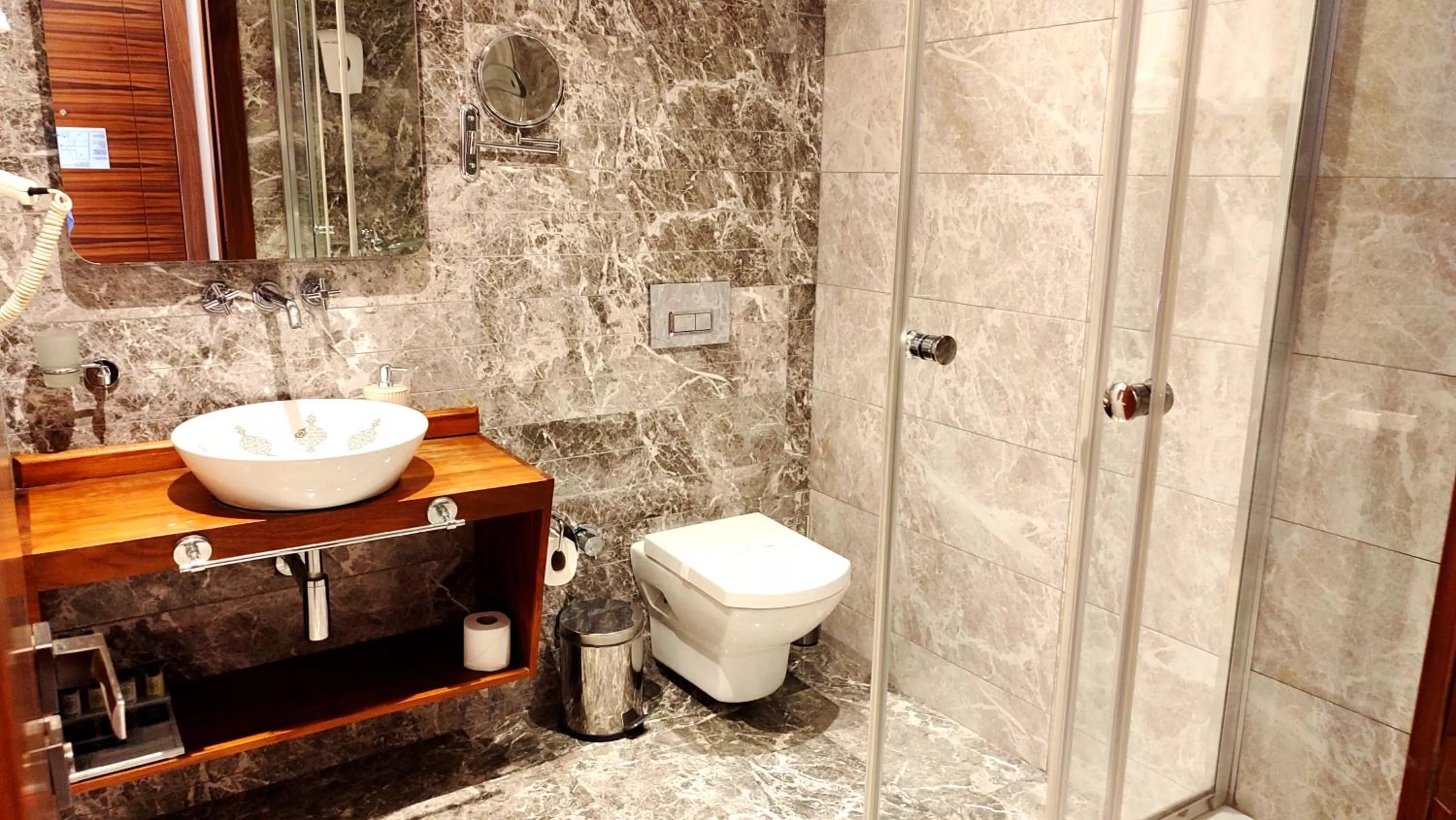 Bathroom in Old Port Hotel