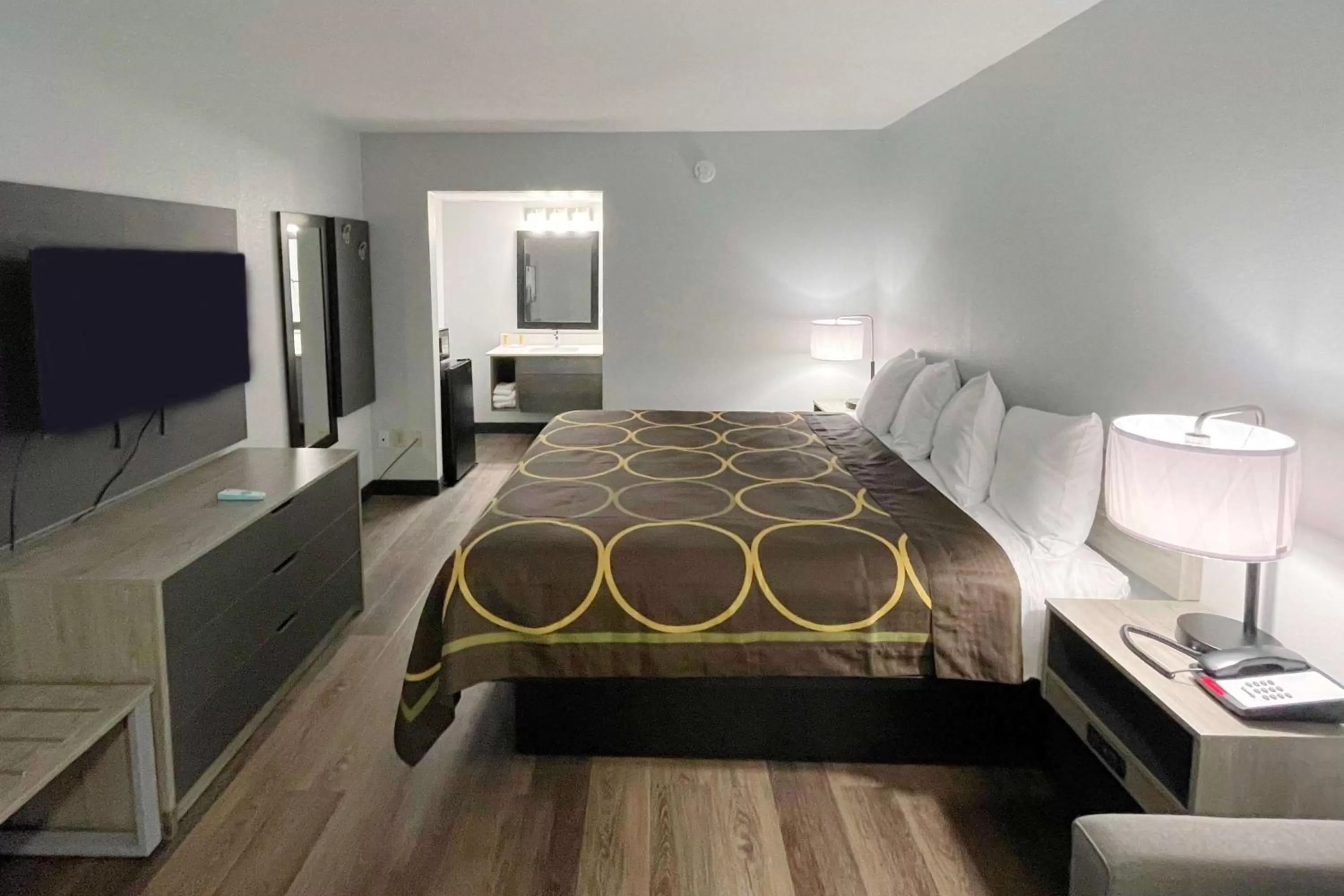 Photo of the whole room, Bed in Super 8 by Wyndham Pigeon Forge Downtown