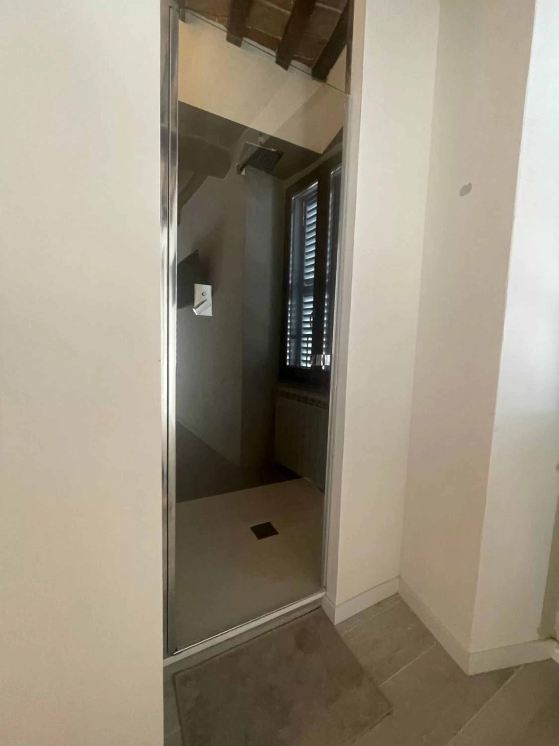 Shower, Bathroom in L'Inferno di Dante