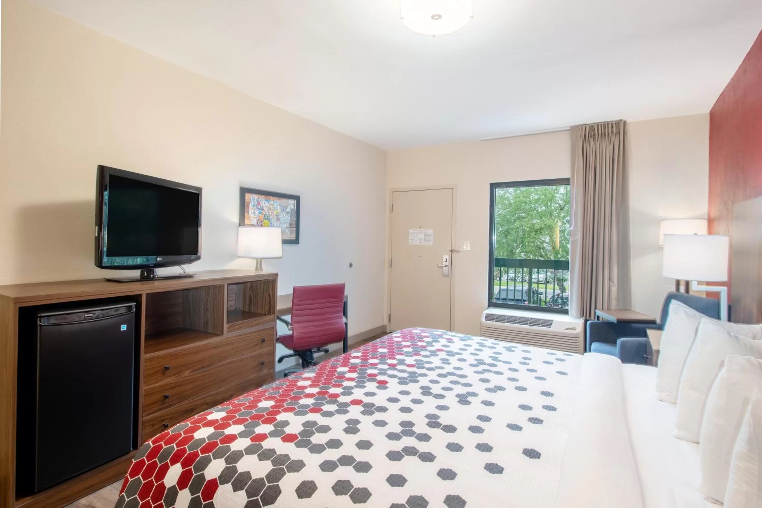 TV and multimedia, Bed in Econo Lodge Inn & Suites Foley-North Gulf Shores