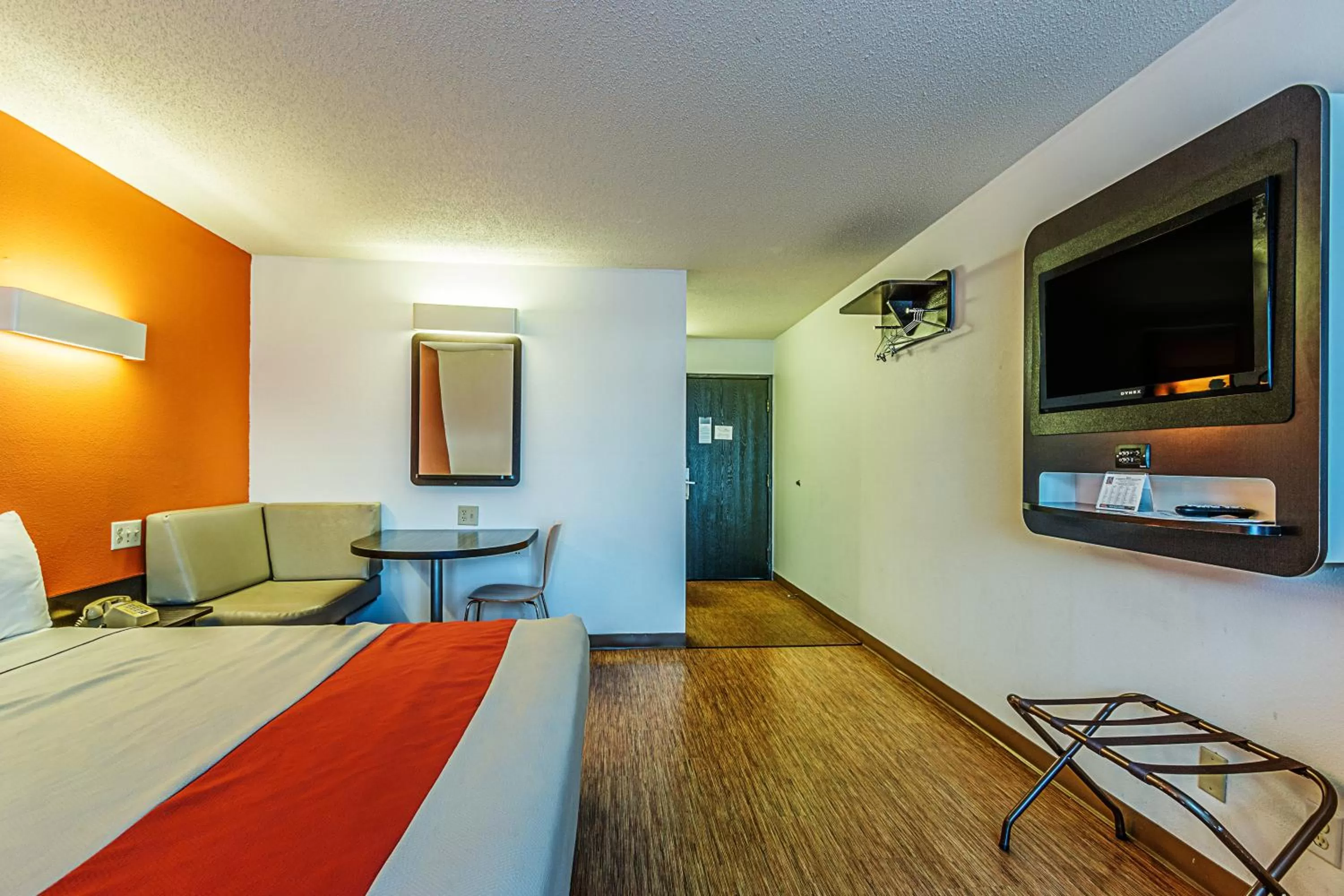 Bedroom, Bed in Motel 6-Wisconsin Rapids, WI