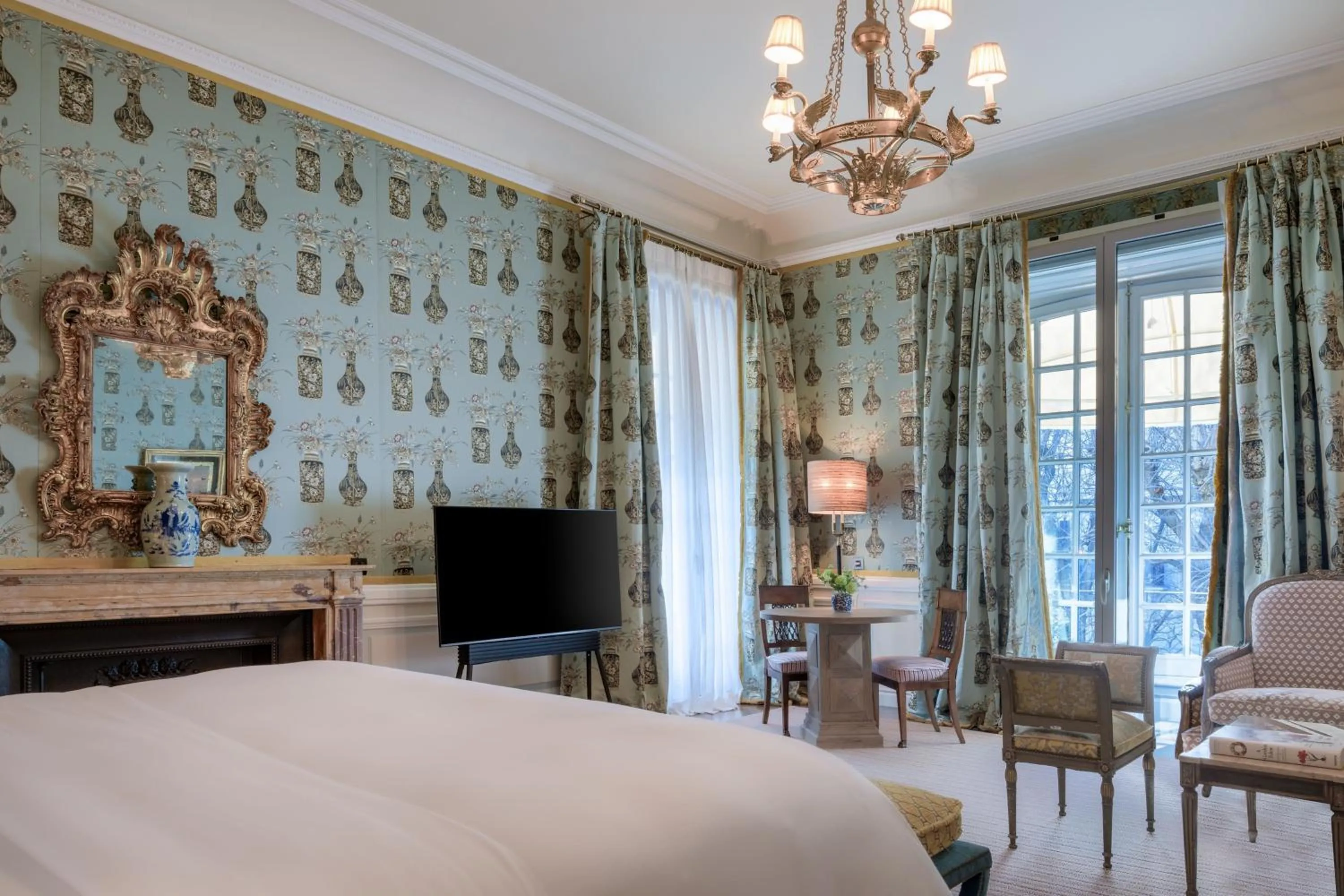 Photo of the whole room, Bed in Santo Mauro, a Luxury Collection Hotel, Madrid