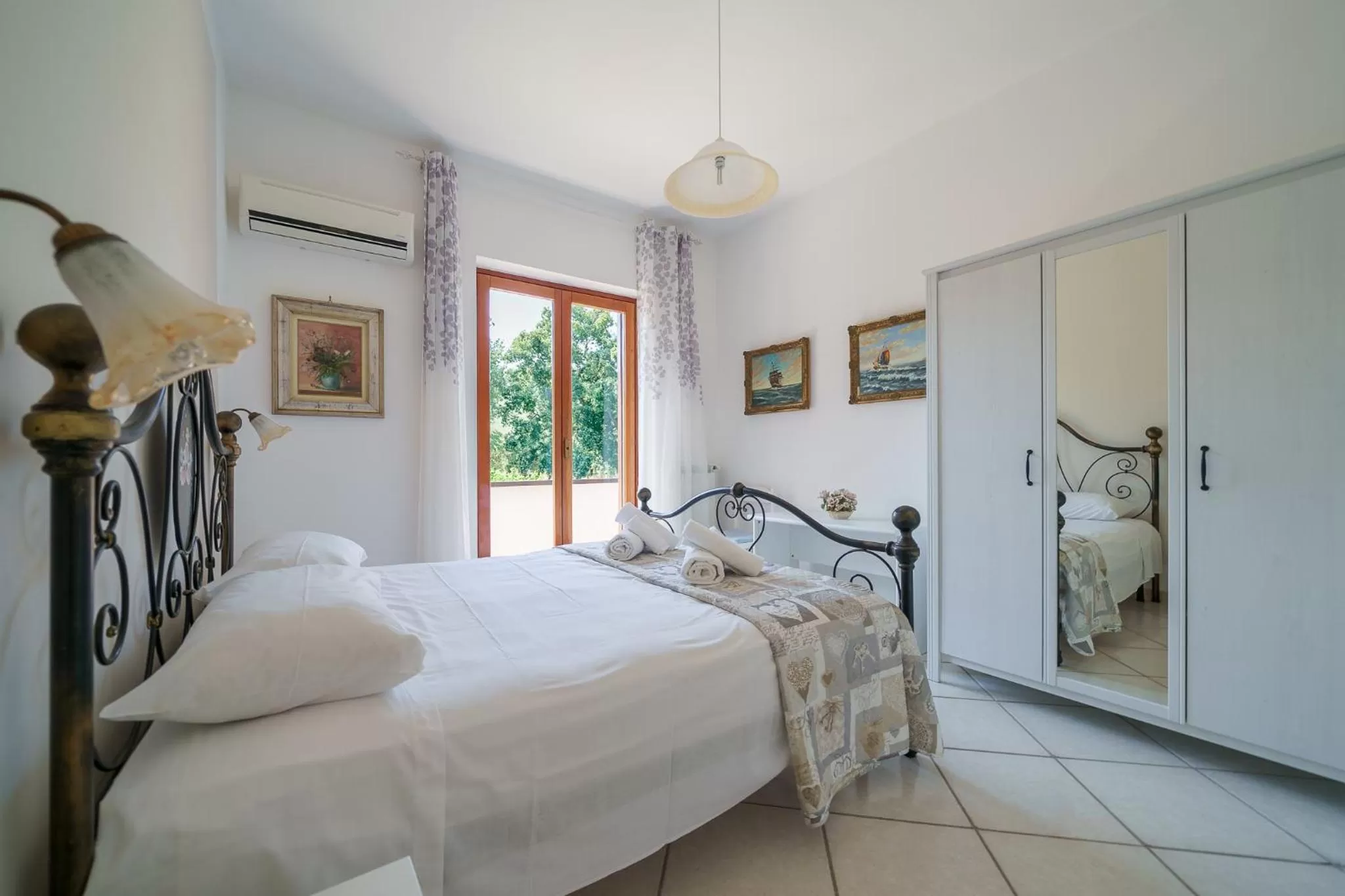 Bed in B&B Villa Le Mattine