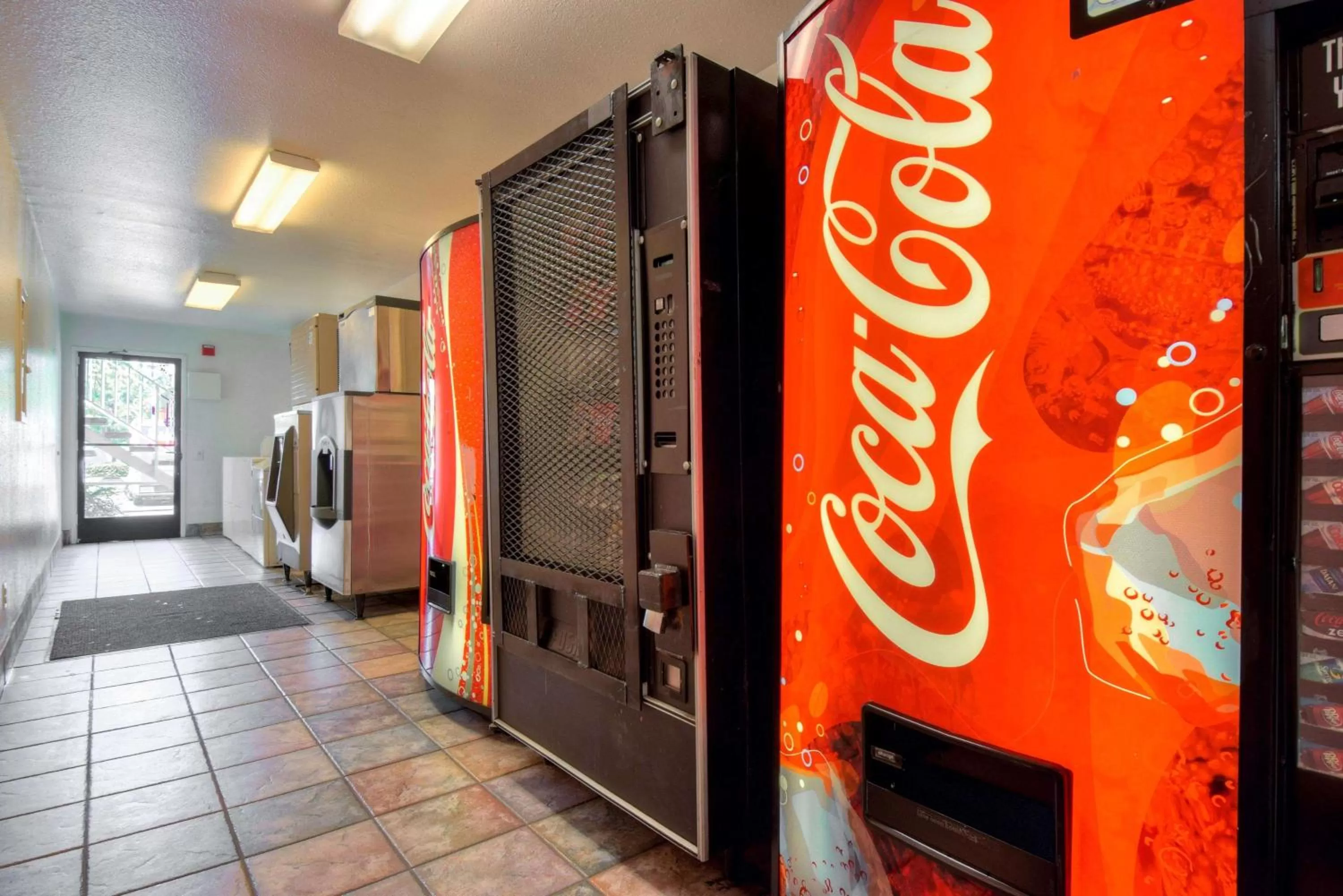 Property building in Motel 6-San Dimas, CA - Los Angeles