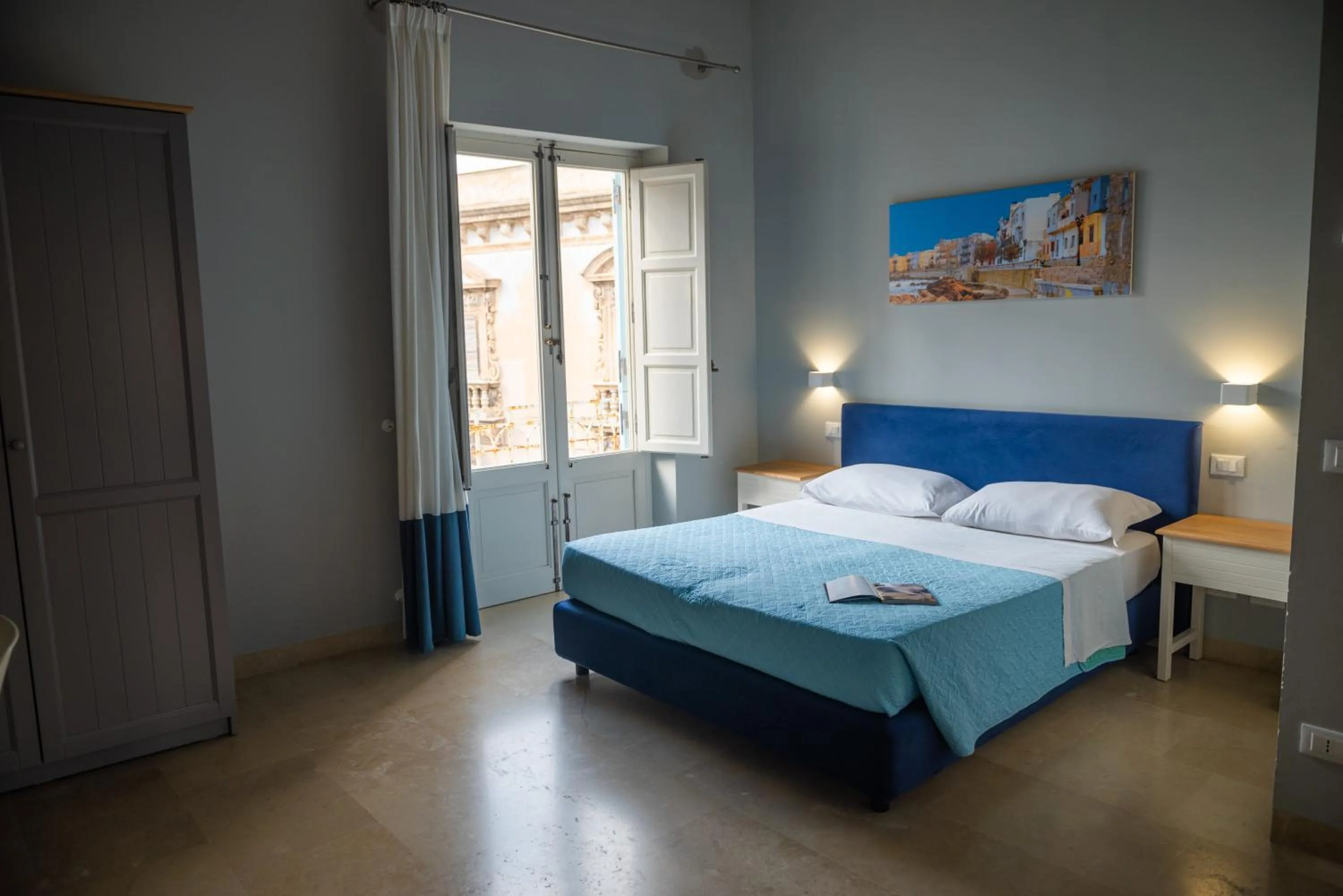 Bedroom, Bed in ZIBIBBO SUITES & ROOMS - Aparthotel in Centro Storico a Trapani