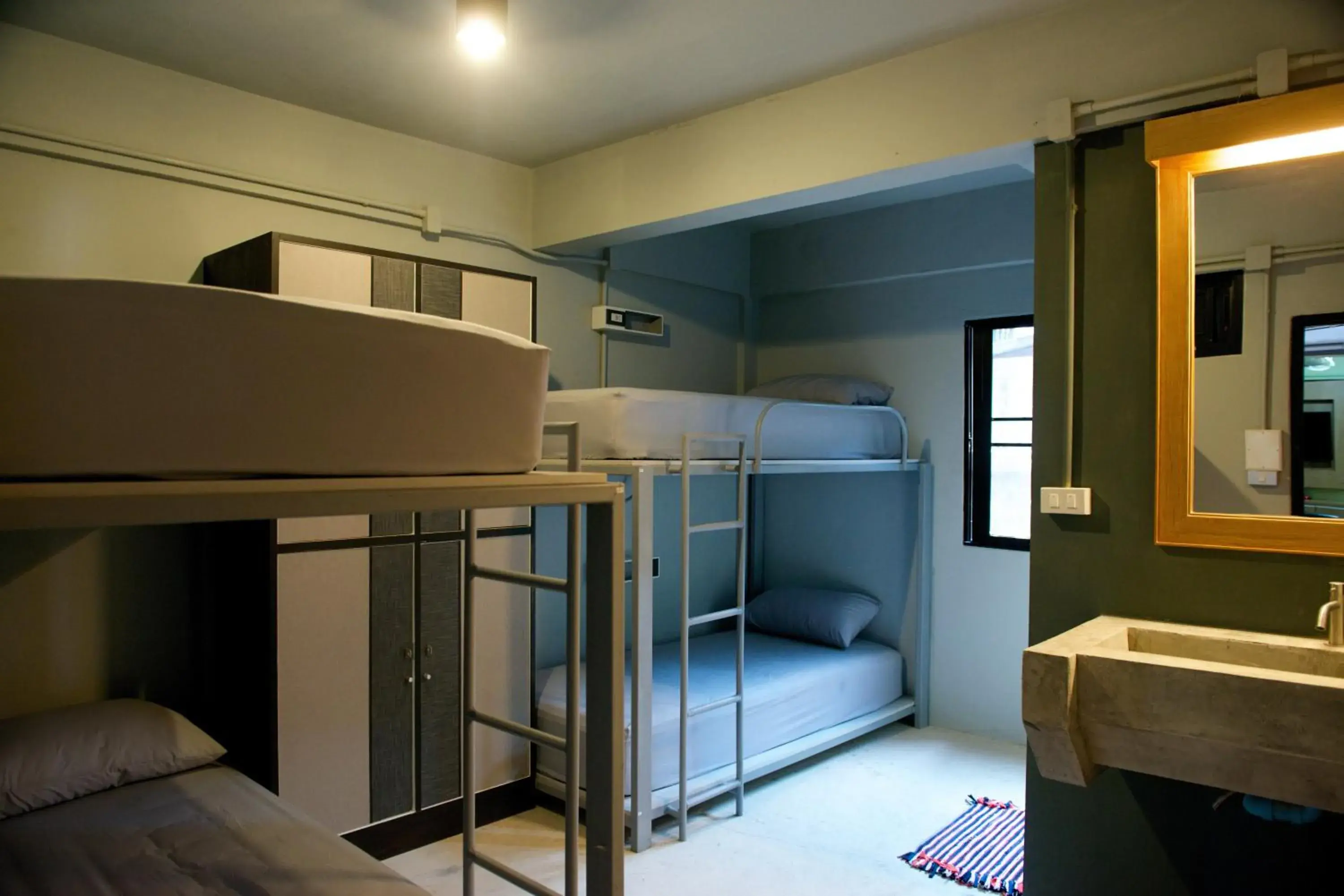 4-Bed Mixed Dormitory Room - single occupancy in 9 Hostel 4-Bed Mixed Dormitory Room - single occupancy in 9 Hostel