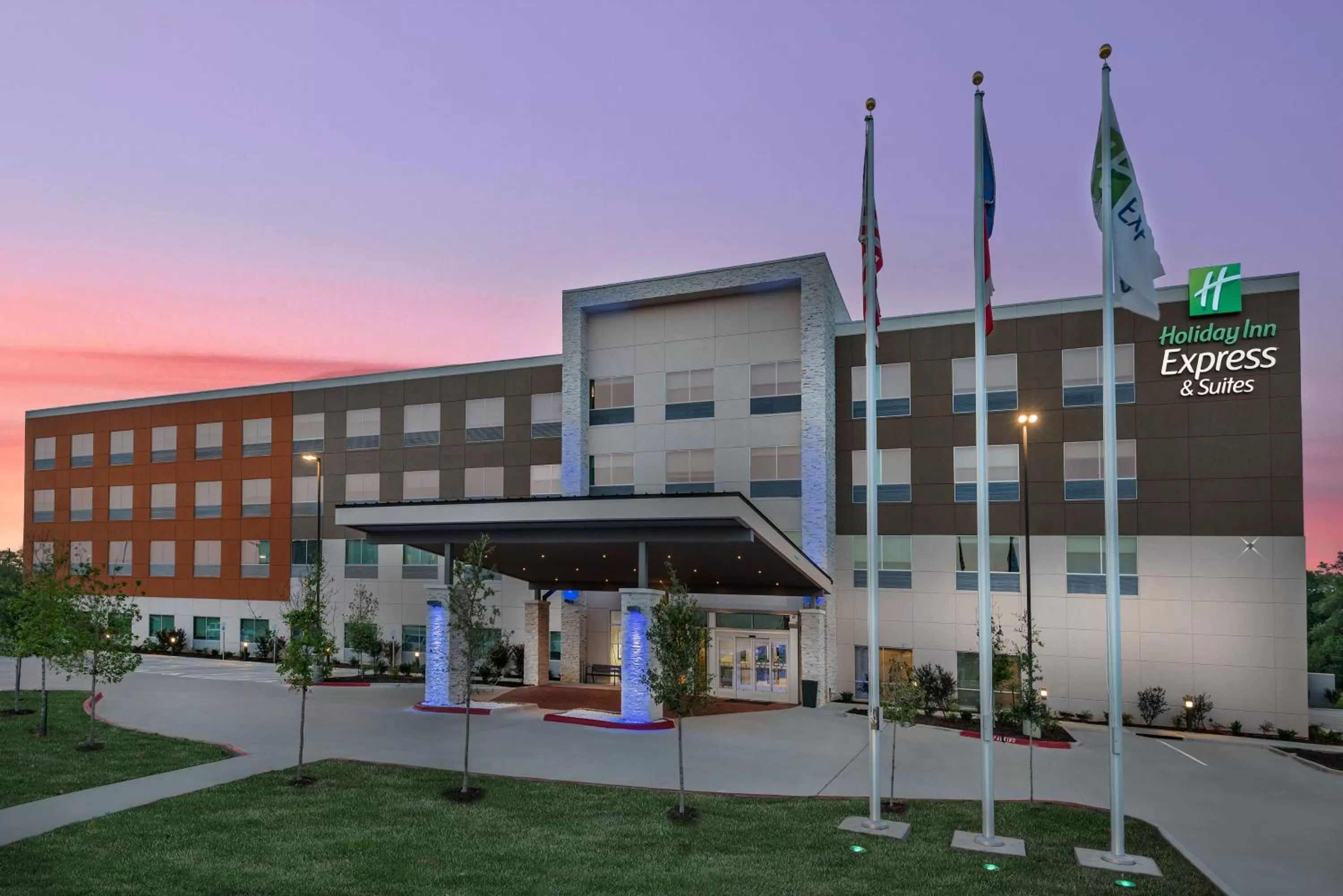 Property building in Holiday Inn Express & Suites Bryan - College Station by IHG
