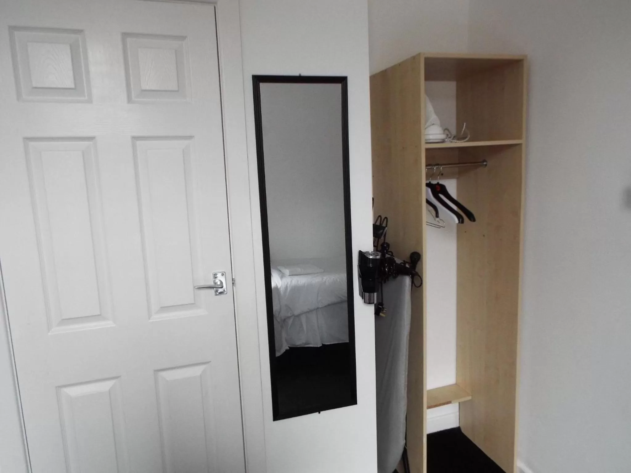 Bathroom in Alfies Hotel