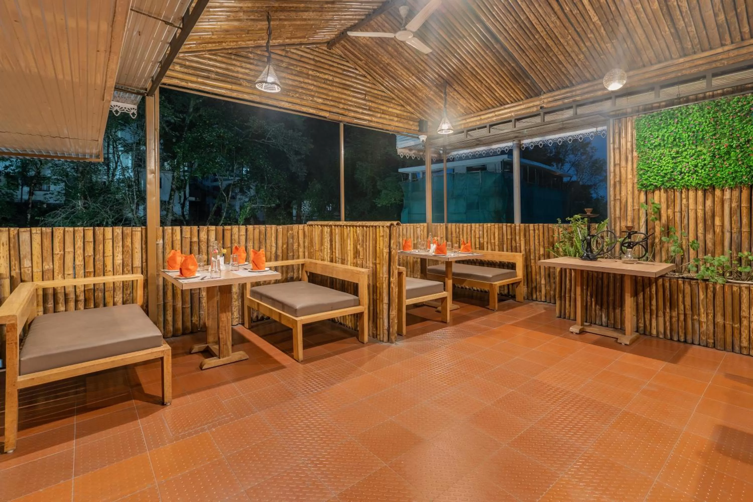 Restaurant/Places to Eat in Summit Alpine Abode Hotel