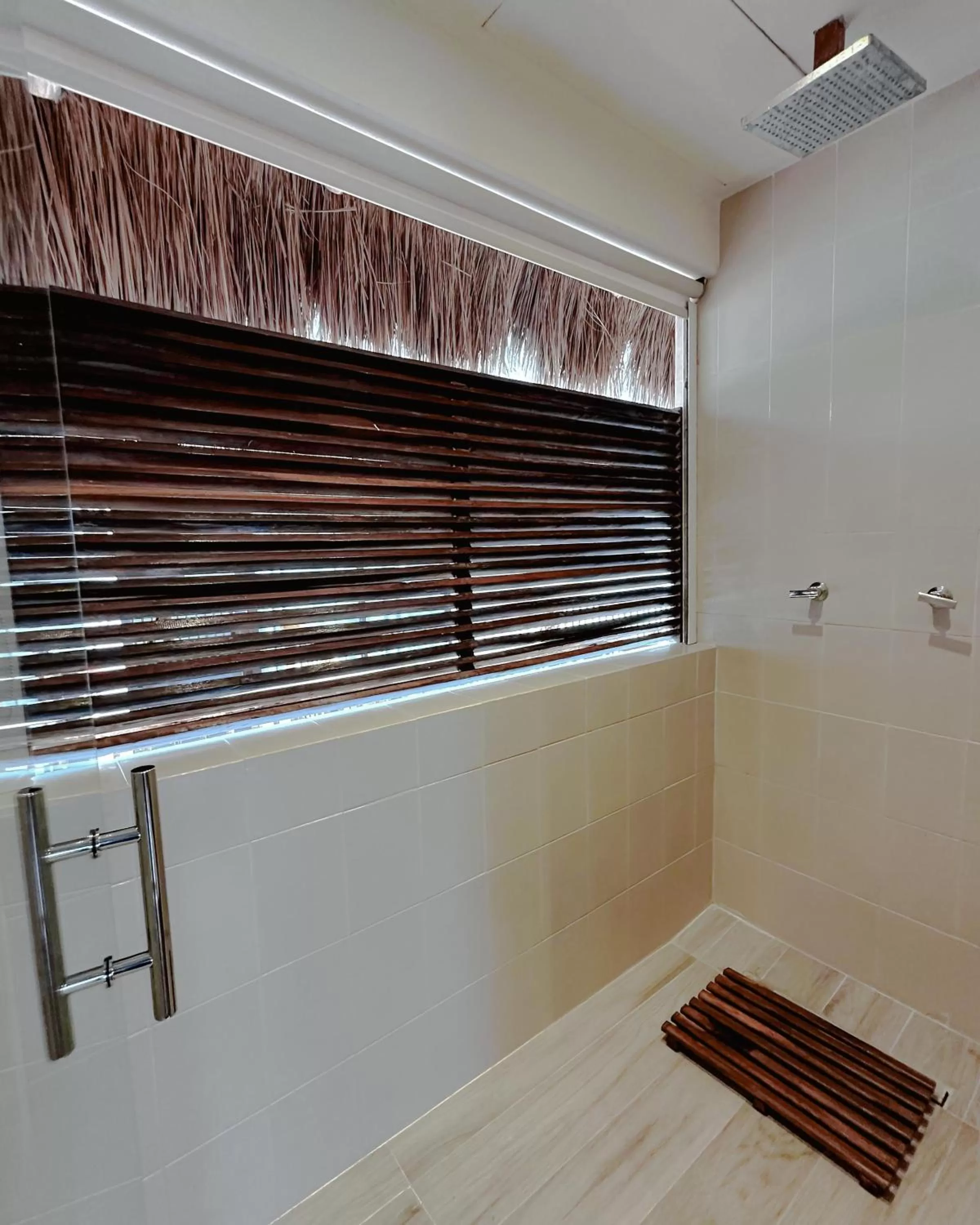 Shower in Casa Teka