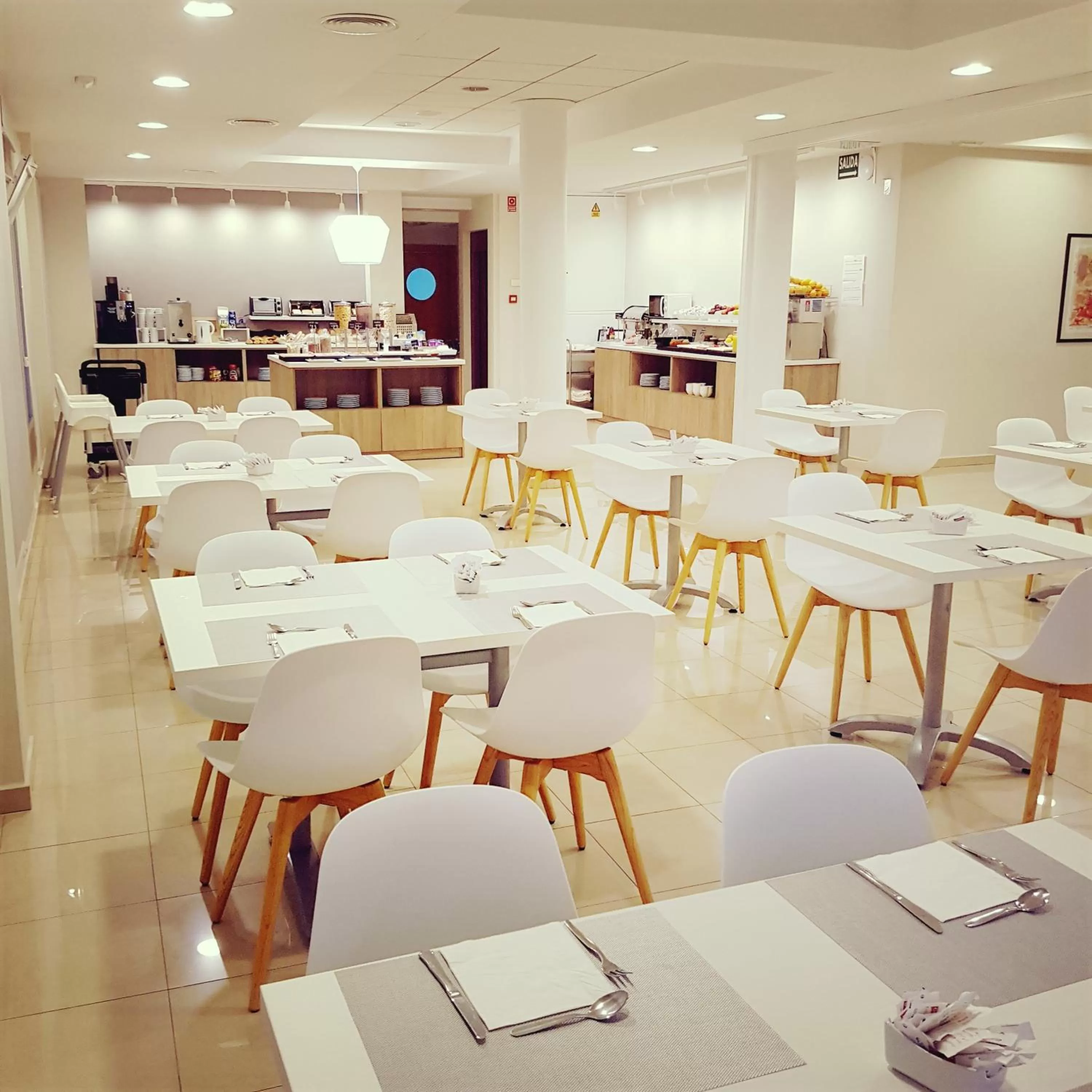 Restaurant/places to eat in Hotel Cristina