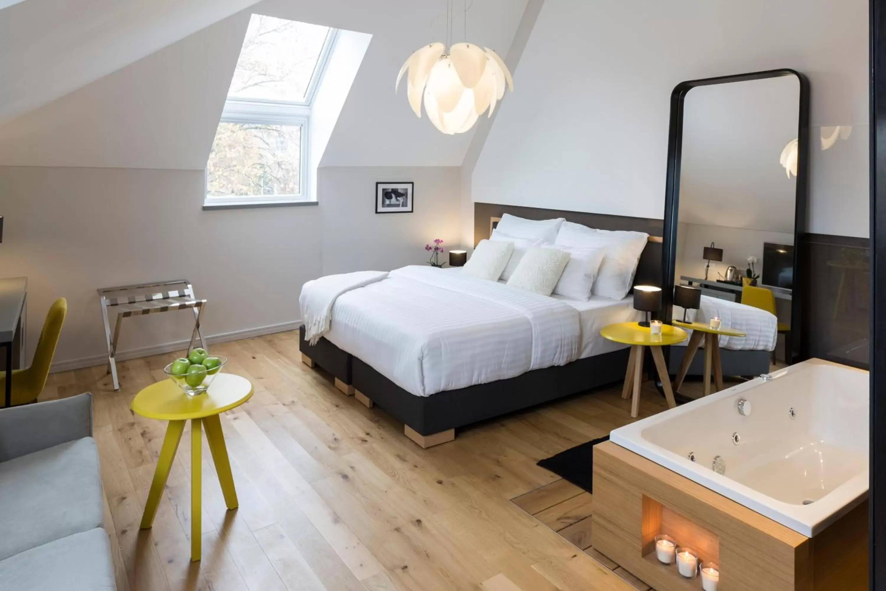 Deluxe Suite with Spa Bath in Livris Hotel Deluxe Suite with Spa Bath in Livris Hotel