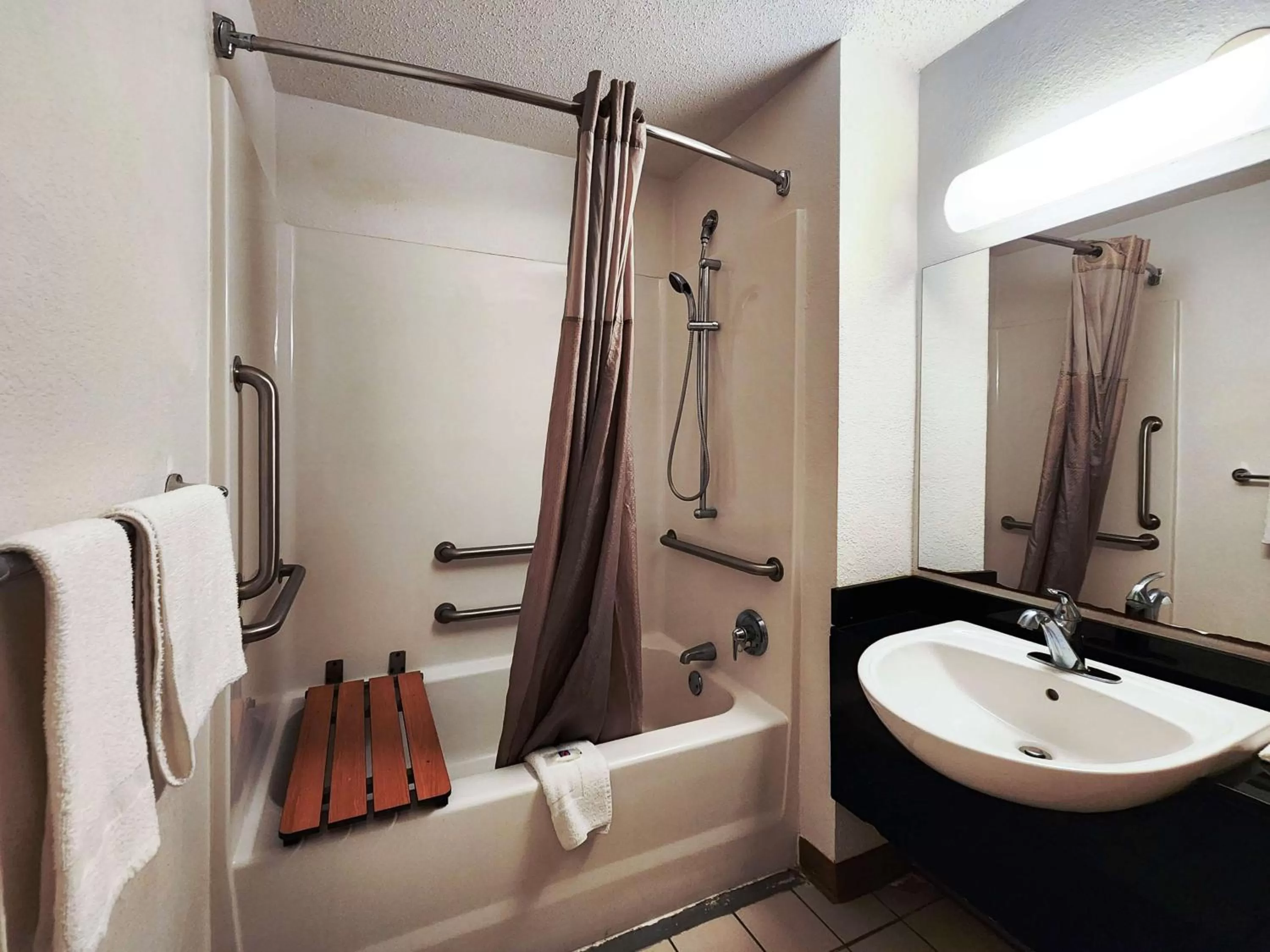 Bathroom in Motel 6-Baytown, TX - Baytown East