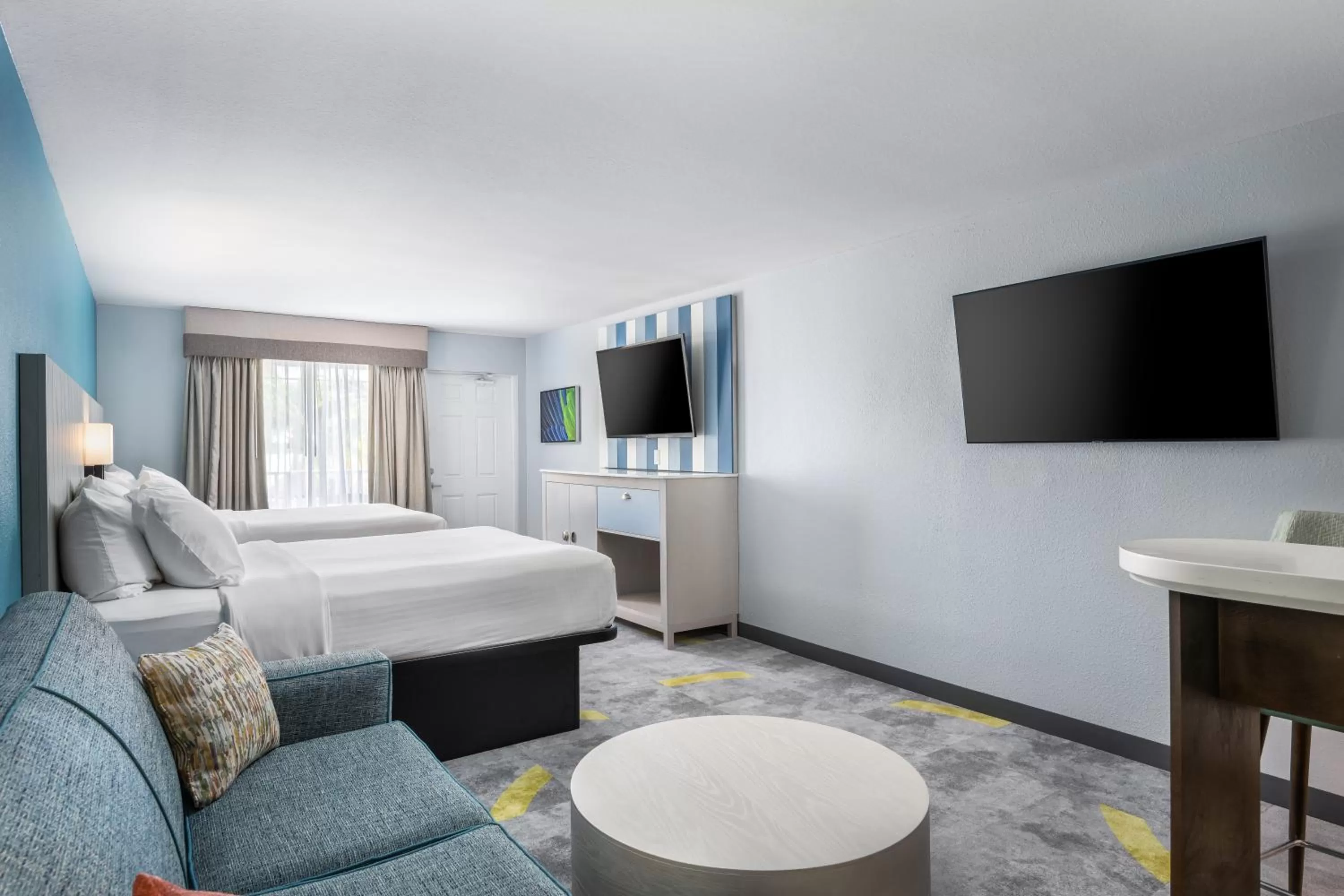 Bed in Capt Hirams Resort