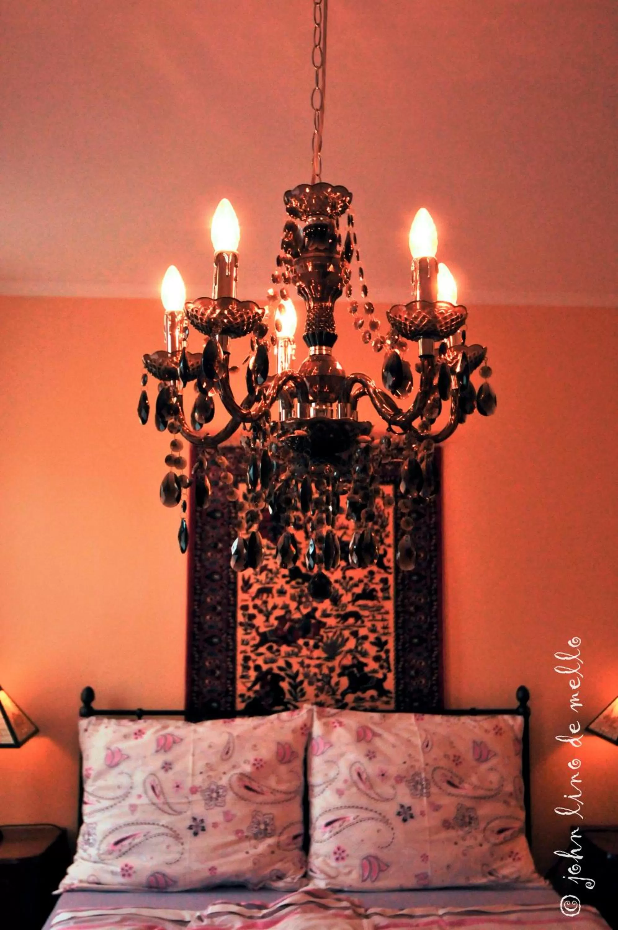 Photo of the whole room in Buda Panzió