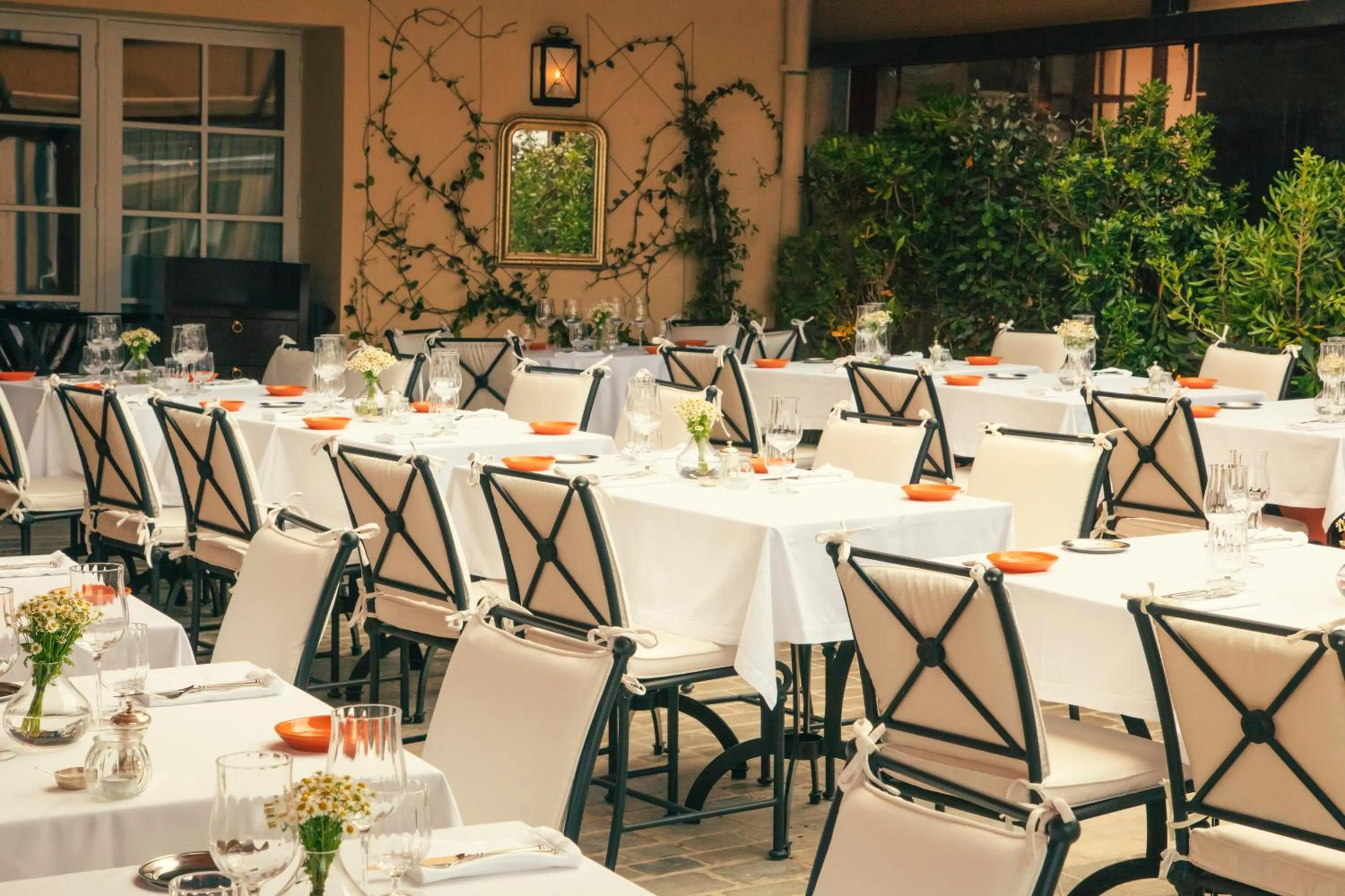 Patio in Hotel la Ponche