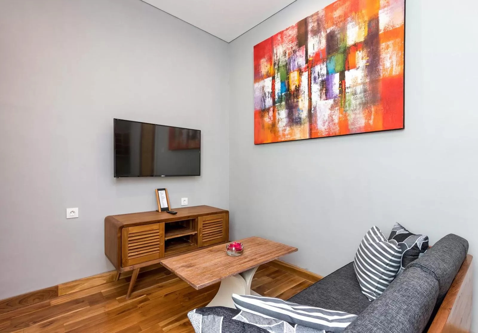 TV and multimedia in Wadari Retreat Villa Ubud