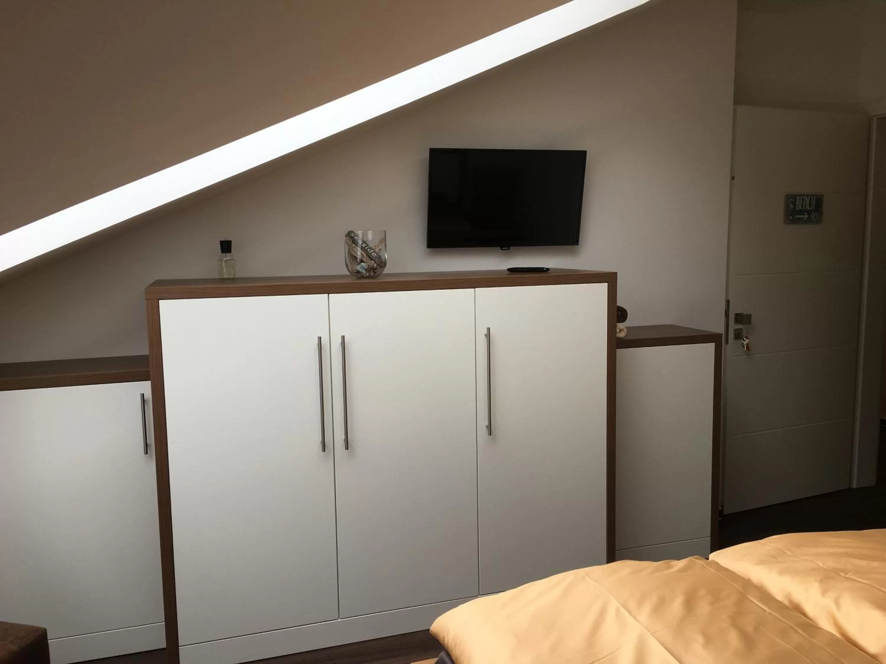 Photo of the whole room, Bed in Seaside-Townhouse