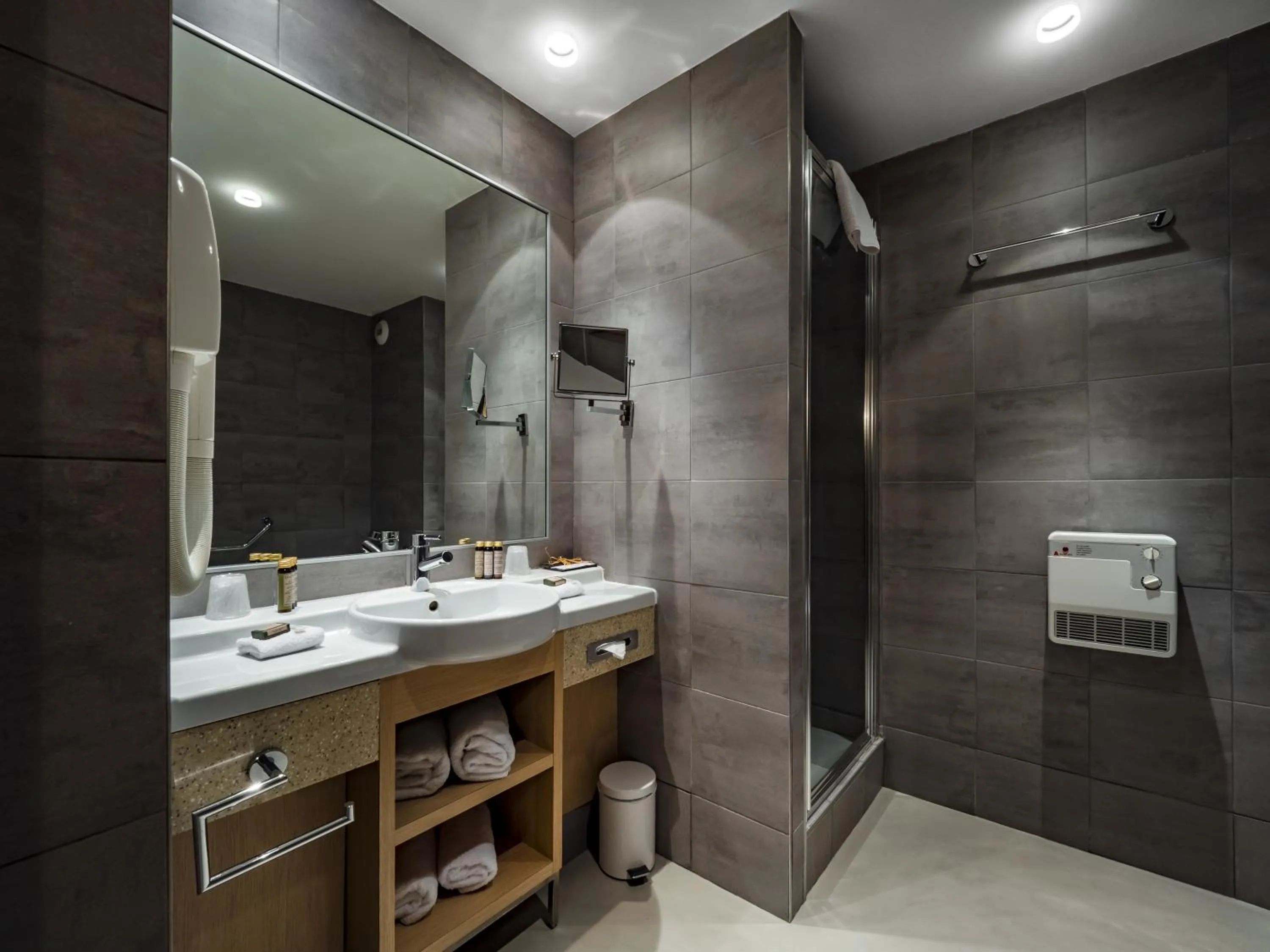 Bathroom in Hôtel Le Pré Carré
