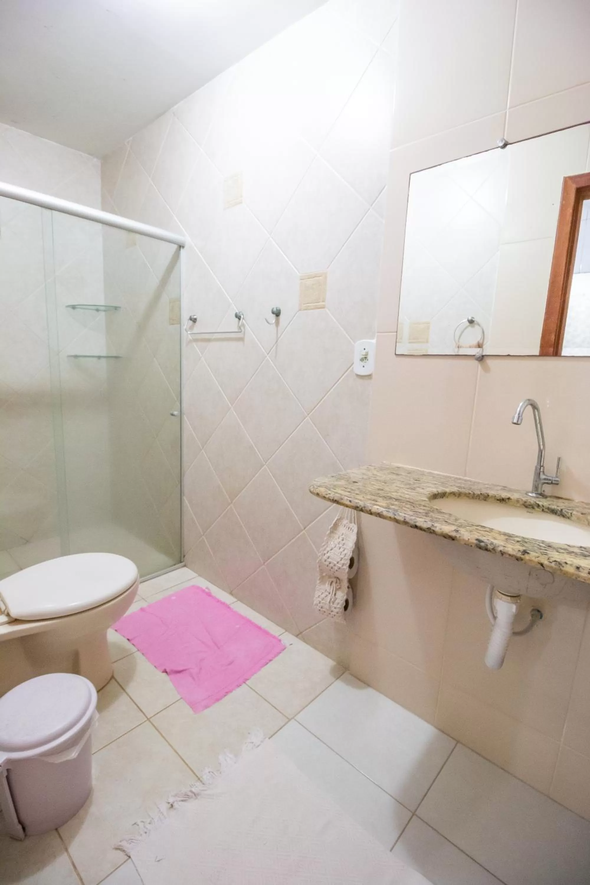 Toilet, Bathroom in A Casa Morro do Moreno