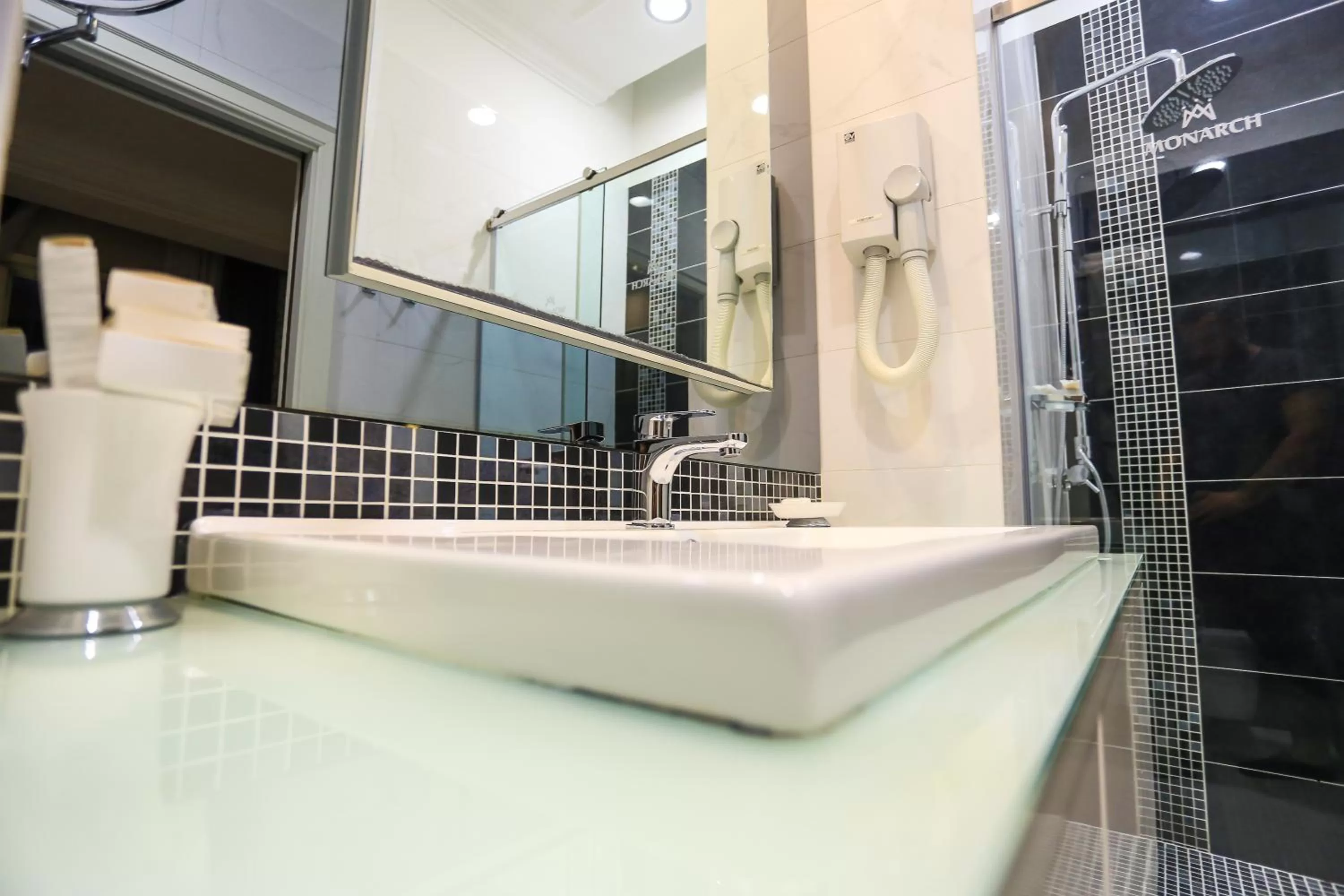 Bathroom in Hotel Monarch