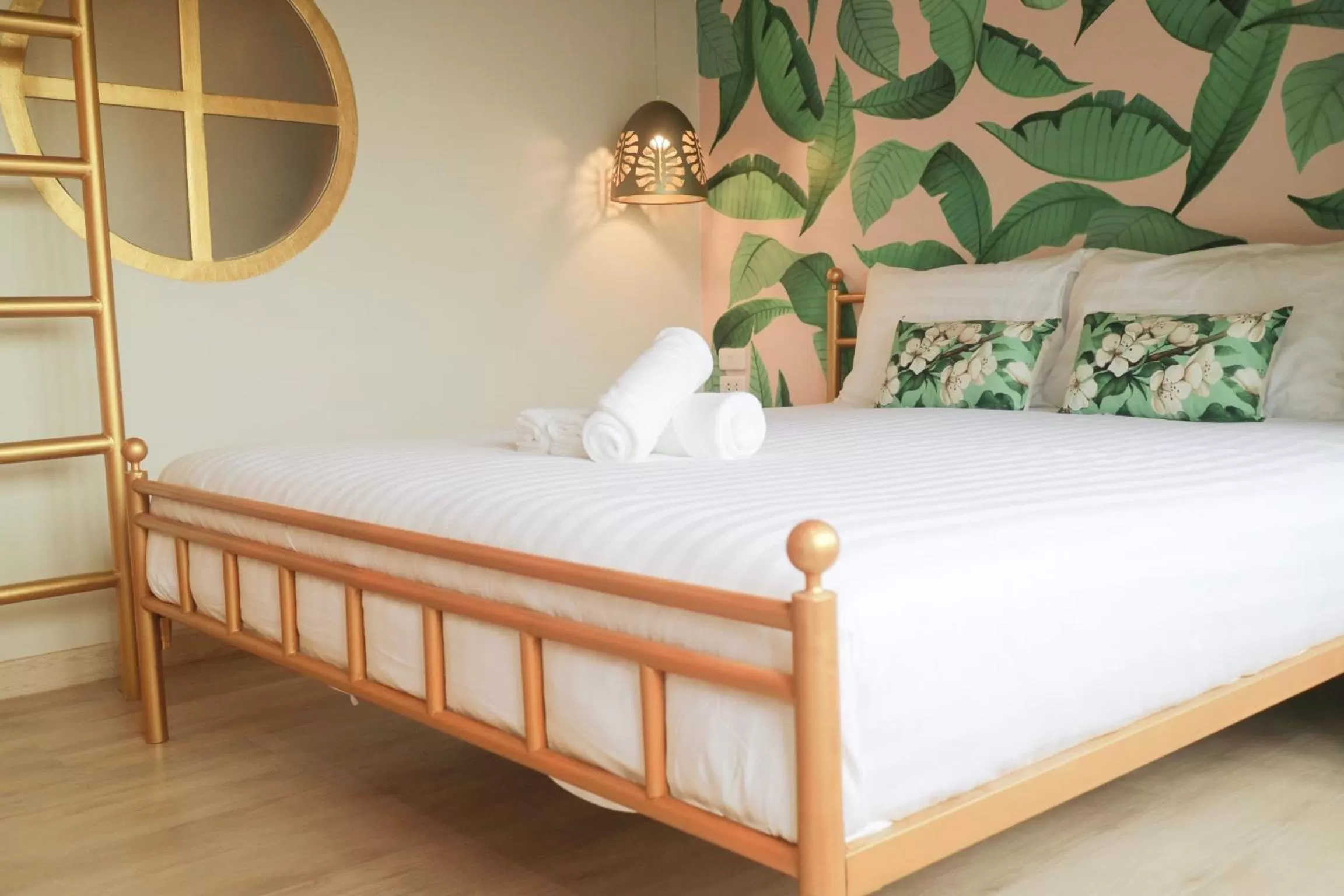 Bed in J's Cafe and Poshtel