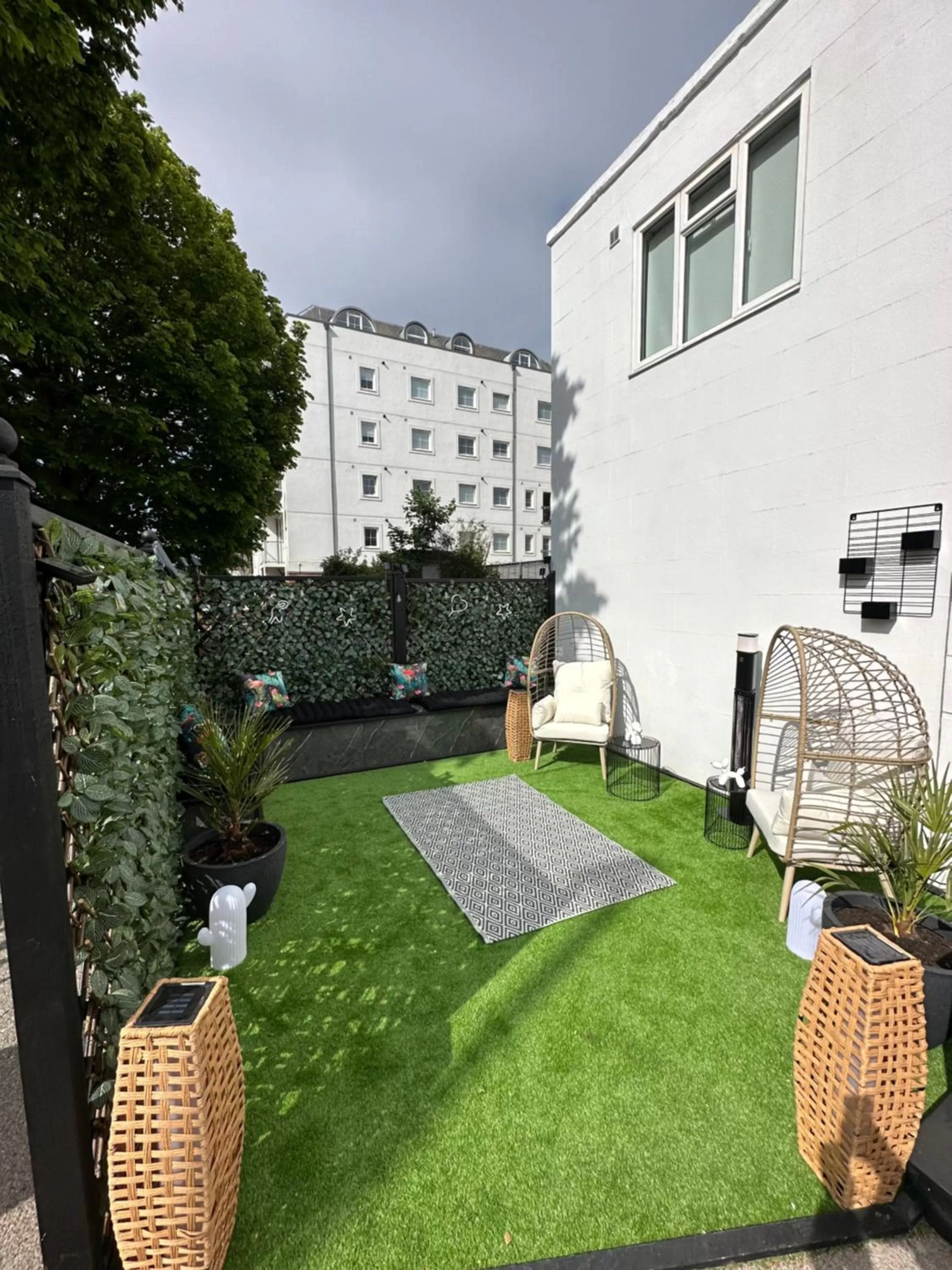 Property Building in Boutique Nights