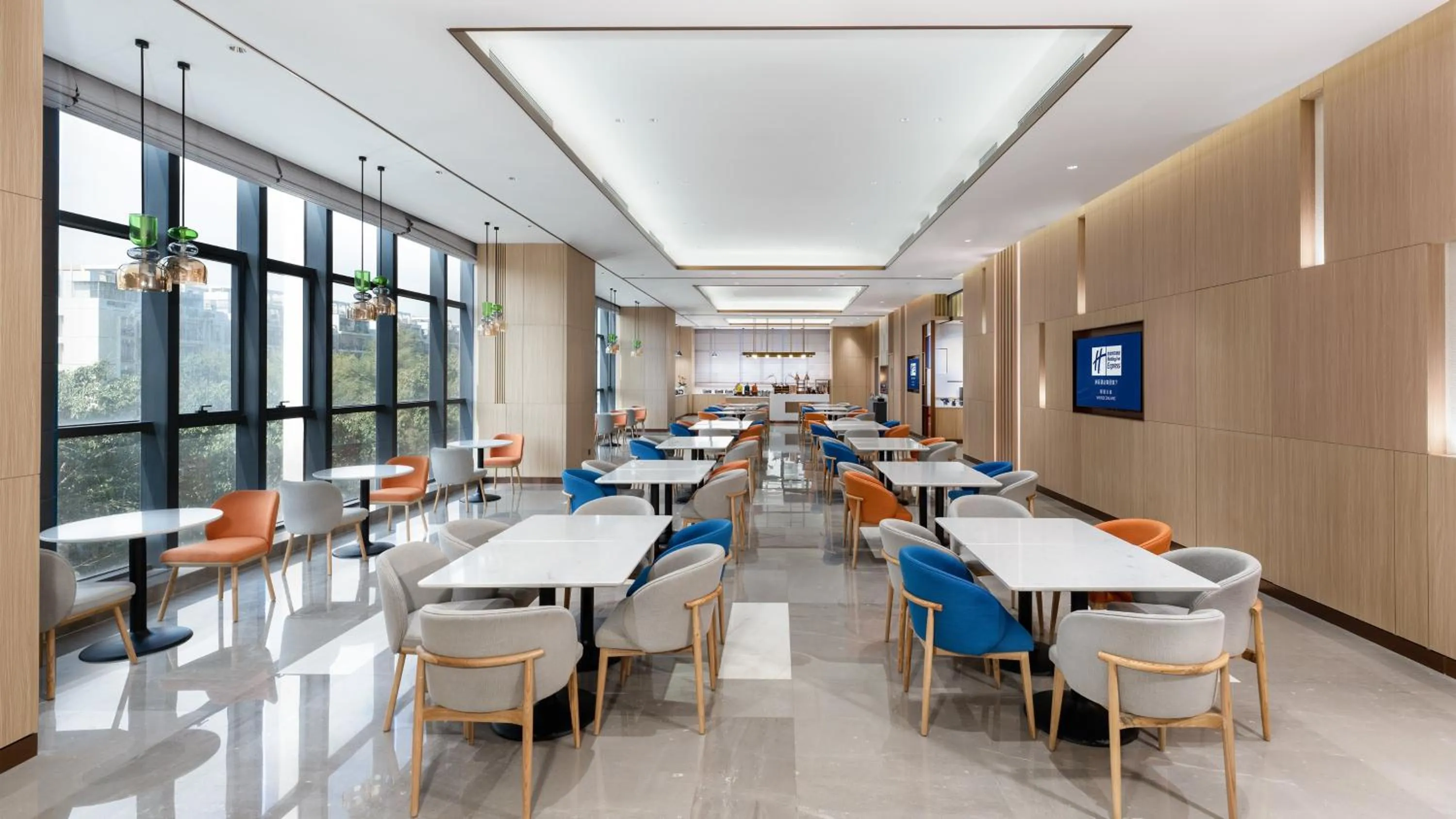 Restaurant/places to eat in Holiday Inn Express Shunde Daliang by IHG