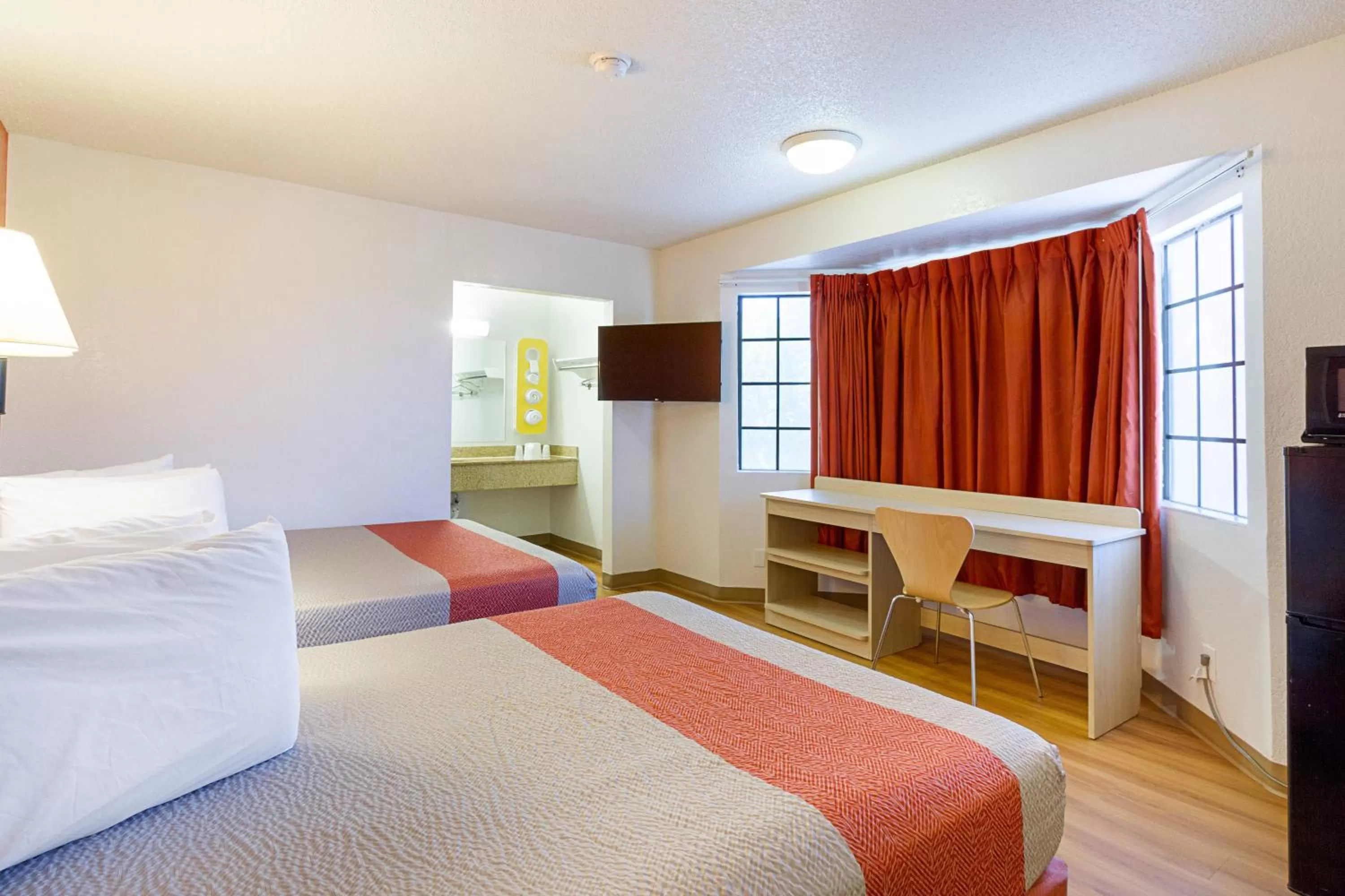 Bedroom, Bed in Motel 6-Mesa, AZ - South