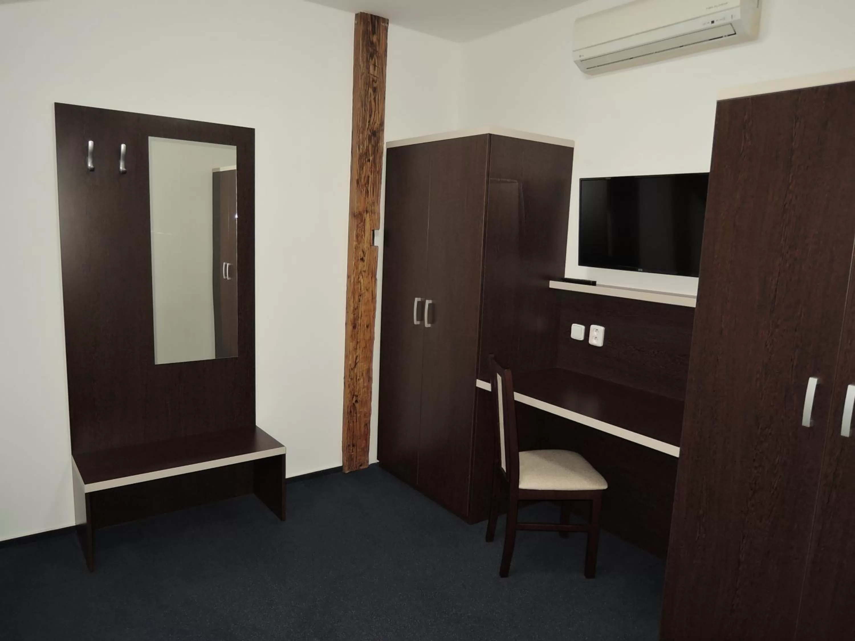 Bedroom, TV/Entertainment Center in Třebovický mlýn