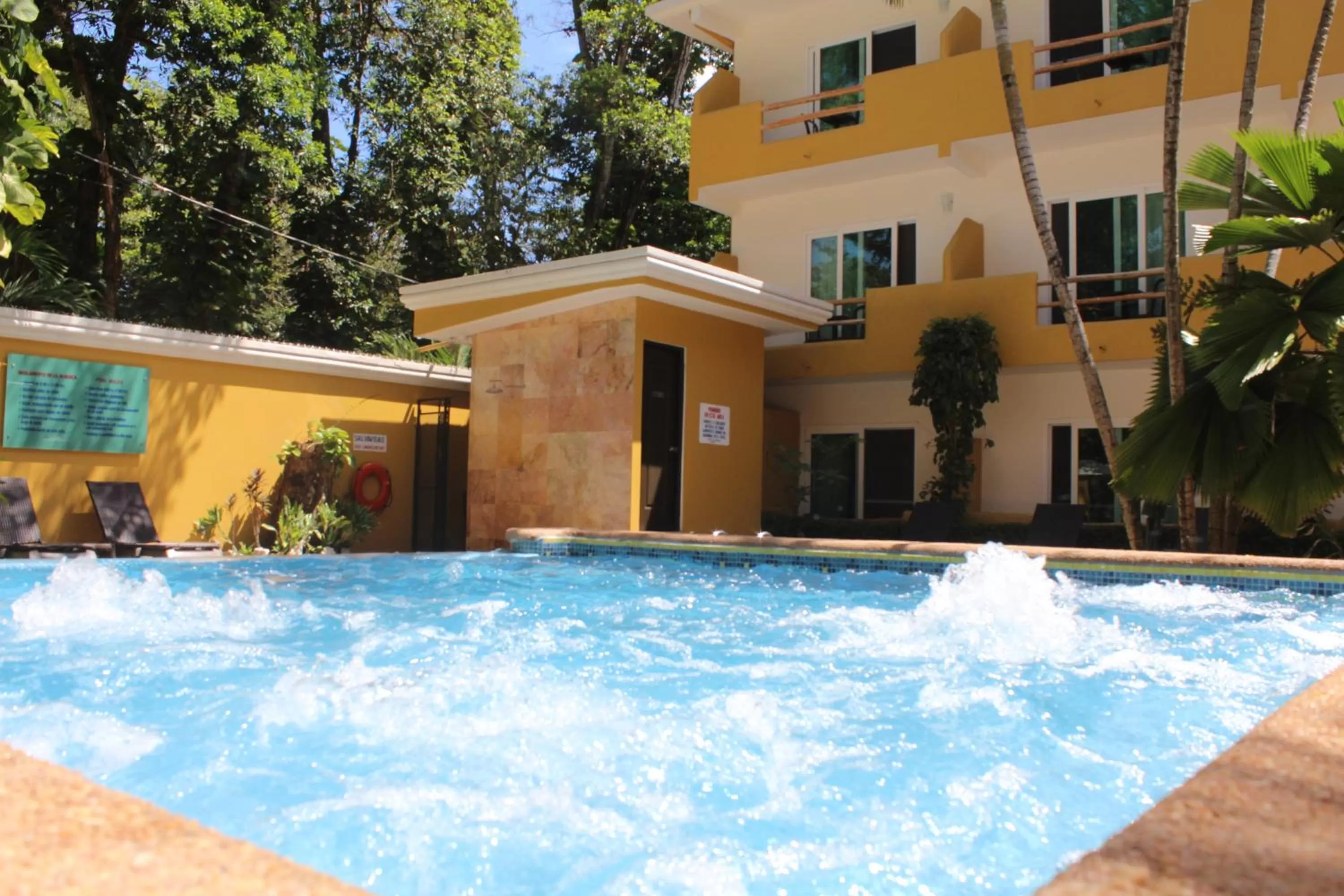 Pool view in Hotel Chablis Palenque