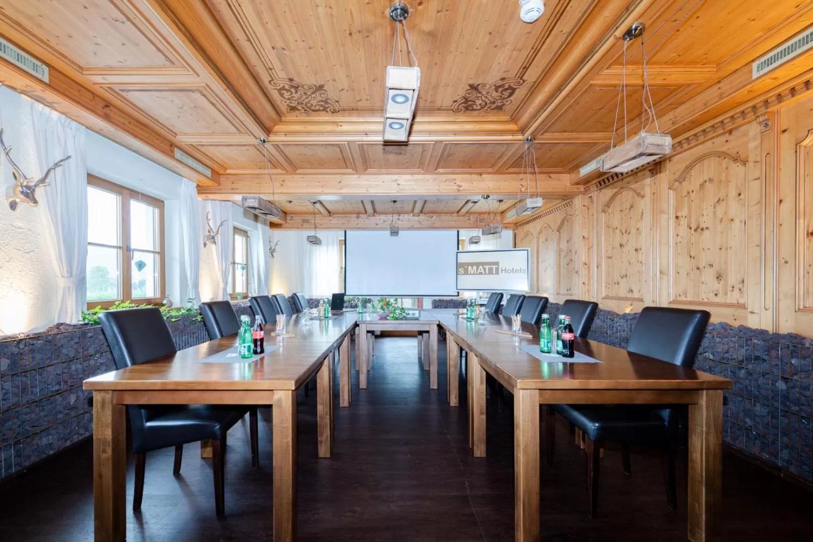 Business facilities in S'Matt 3