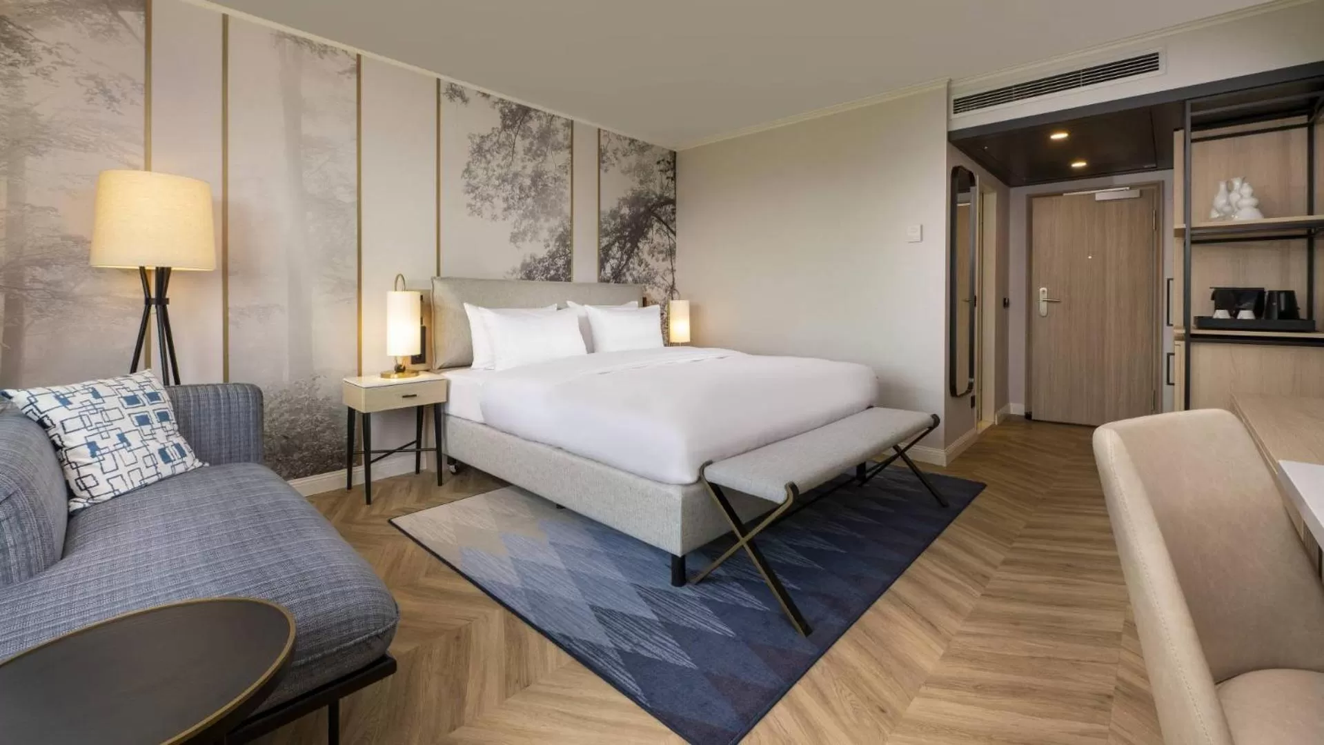 Bed in DoubleTree by Hilton Berlin Ku'damm