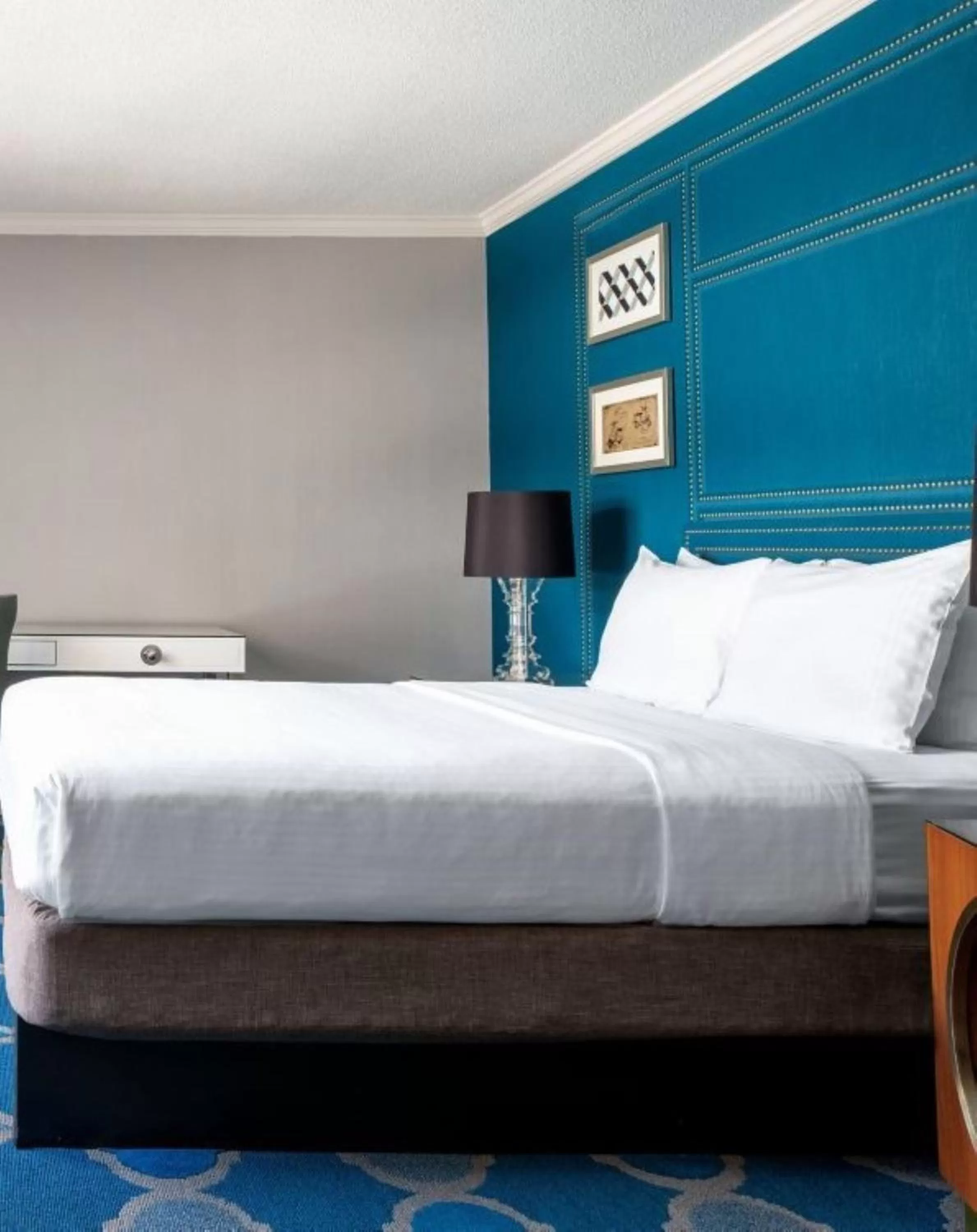 Bed in The Ven at Embassy Row, Washington, D.C., a Tribute Portfolio Hotel