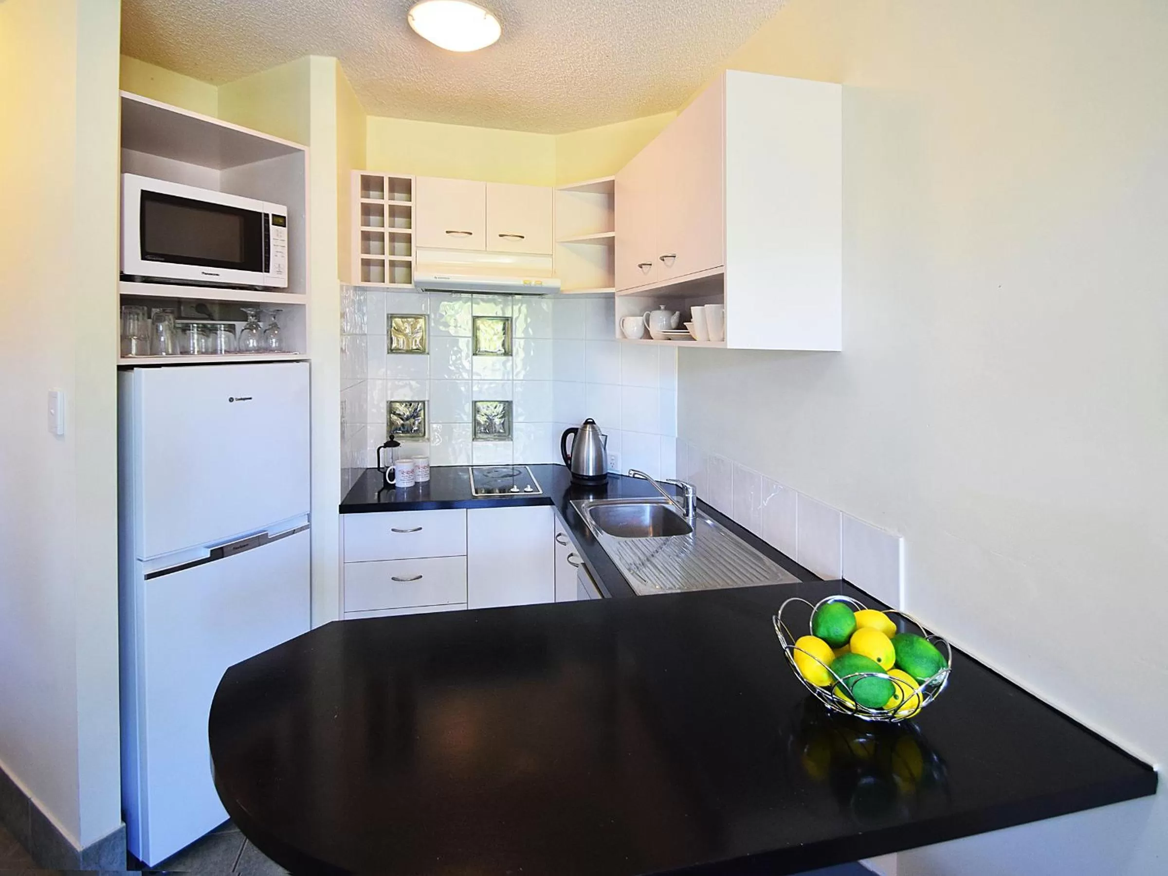 One-Bedroom Apartment with Balcony in Noosa River Sandy Shores